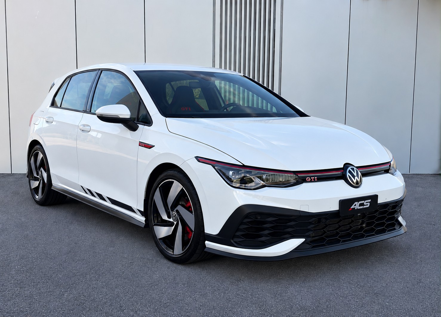 VW Golf 2.0 TSI GTI Clubsport DSG-image-2