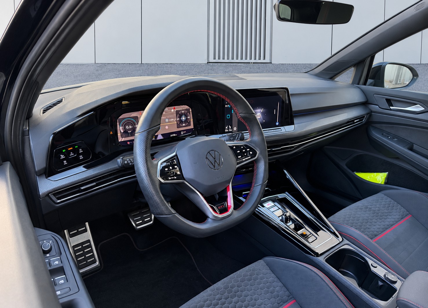 VW Golf 2.0 TSI GTI Clubsport DSG-image-8