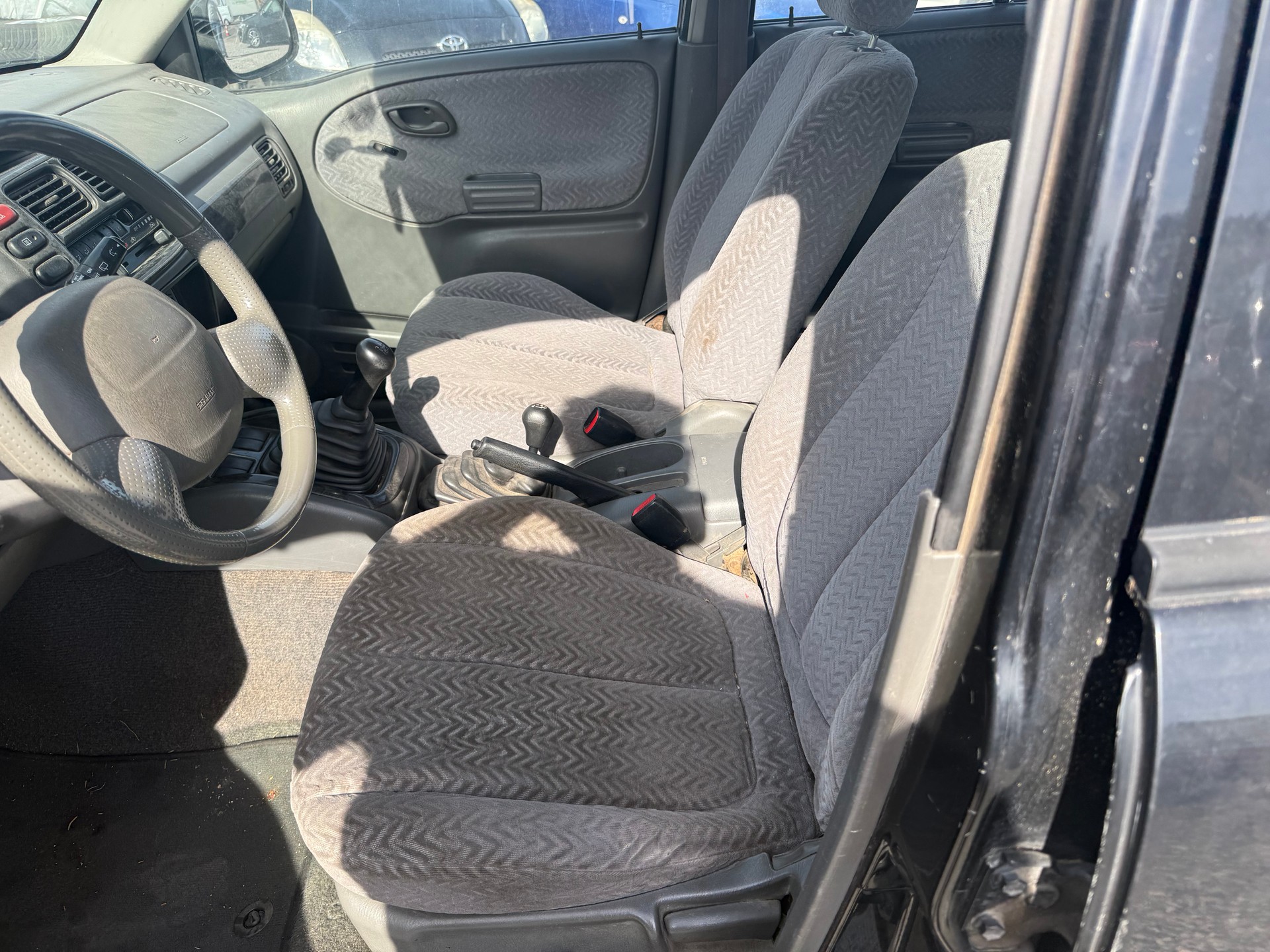 SUZUKI Grand Vitara 2.5 24V Anniversary Edition-image-4