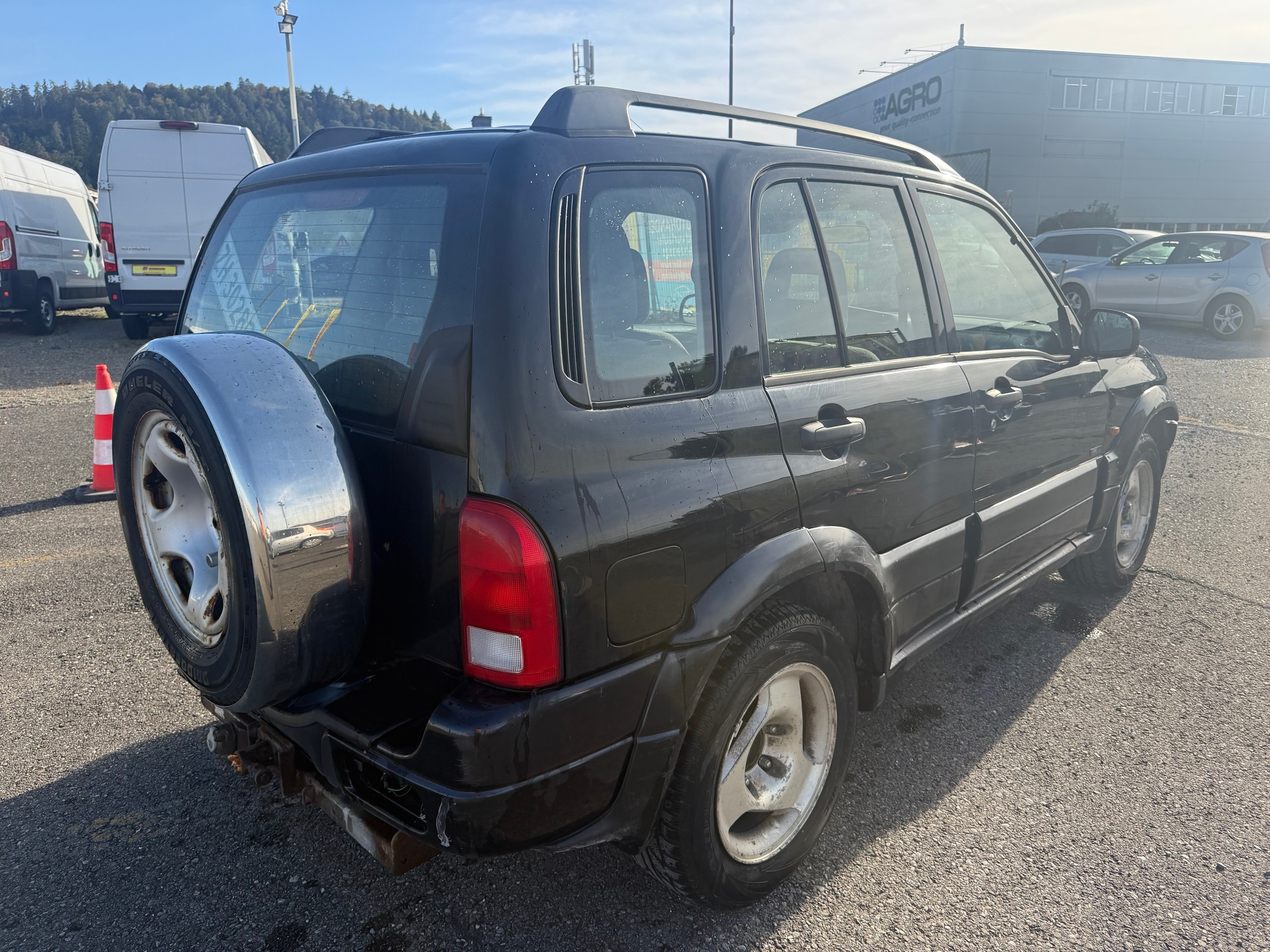SUZUKI Grand Vitara 2.5 24V Anniversary Edition-image-2