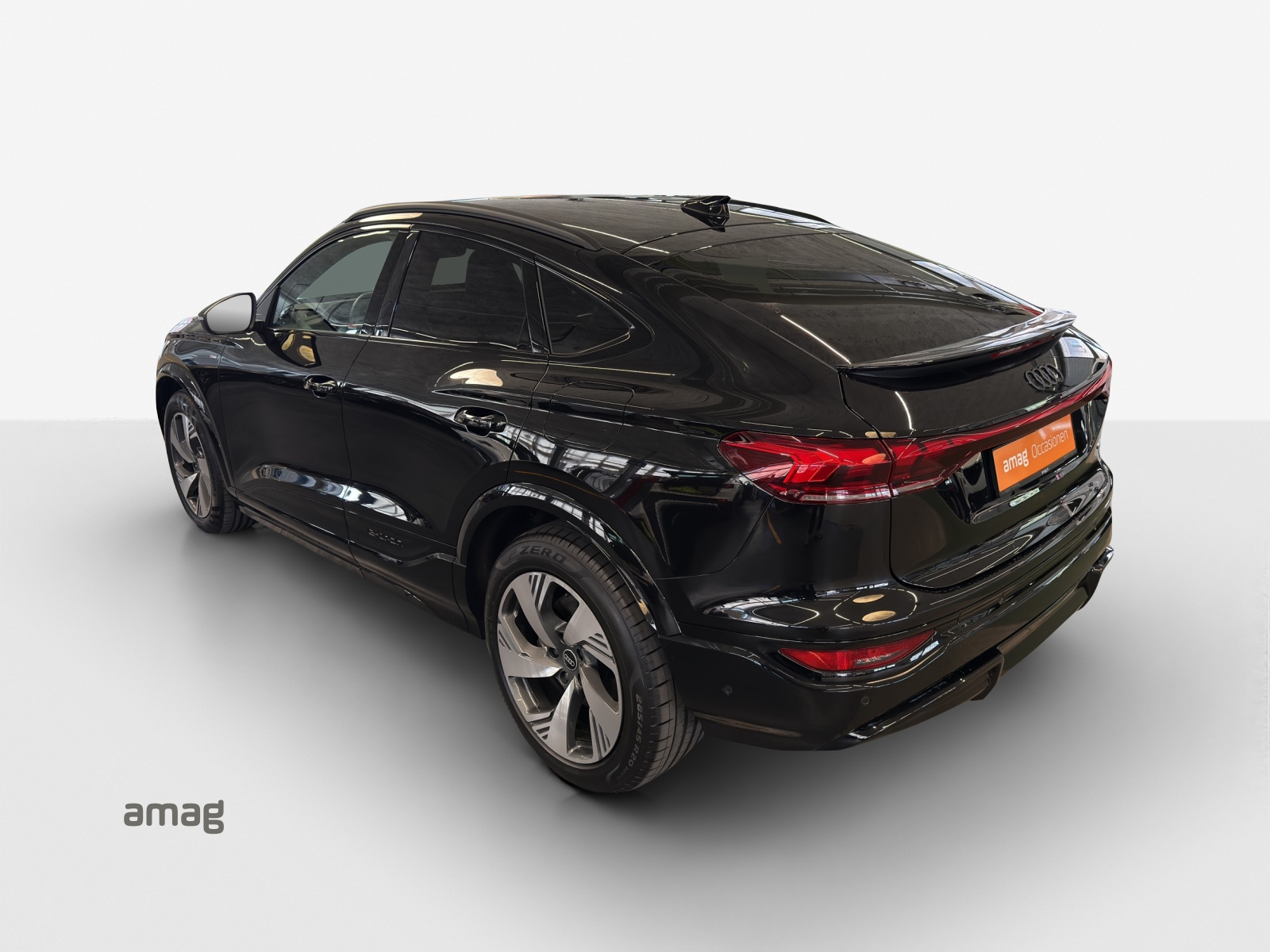 AUDI Q6 Sportback e-tron quattro-image-2