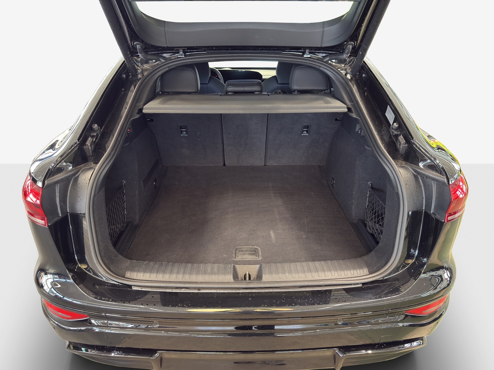 AUDI Q6 Sportback e-tron quattro-image-12