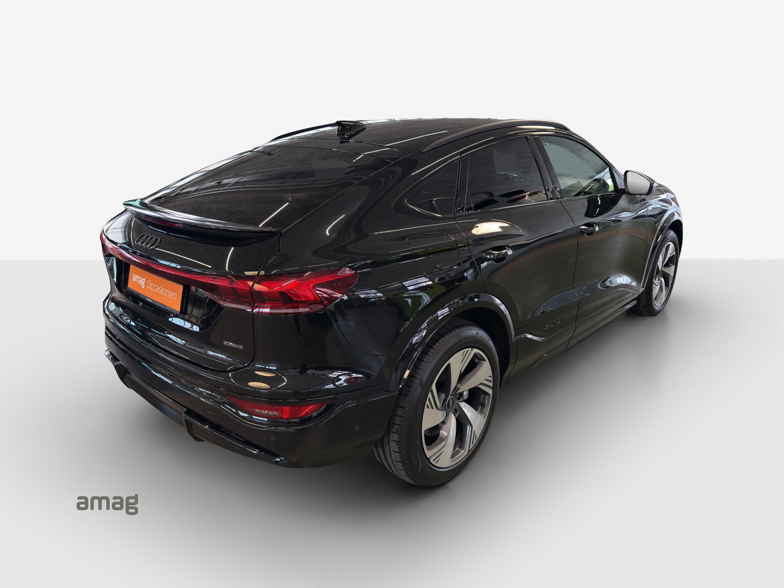 AUDI Q6 Sportback e-tron quattro-image-4