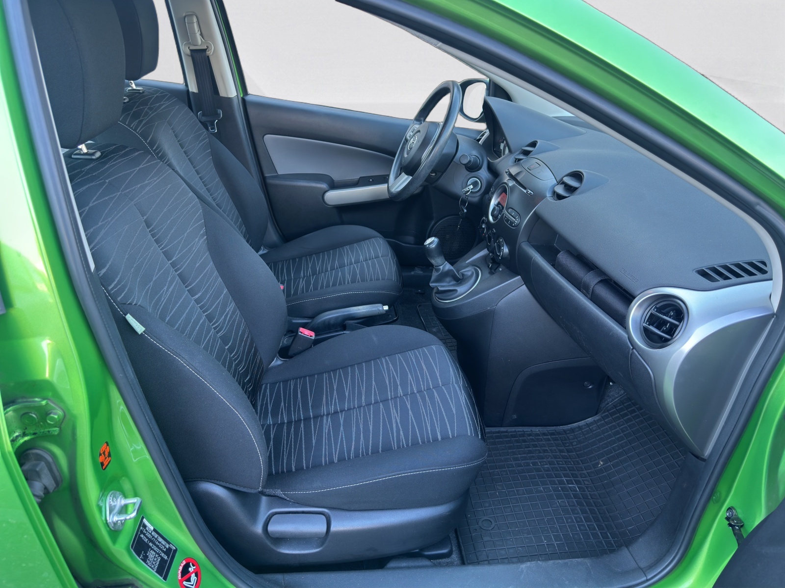 MAZDA 2 1.3i 16V Exclusive-image-9
