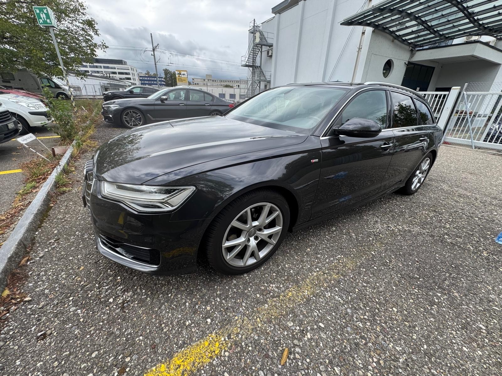 AUDI A6 Avant 2.0 TDI quattro S-tronic-image-0
