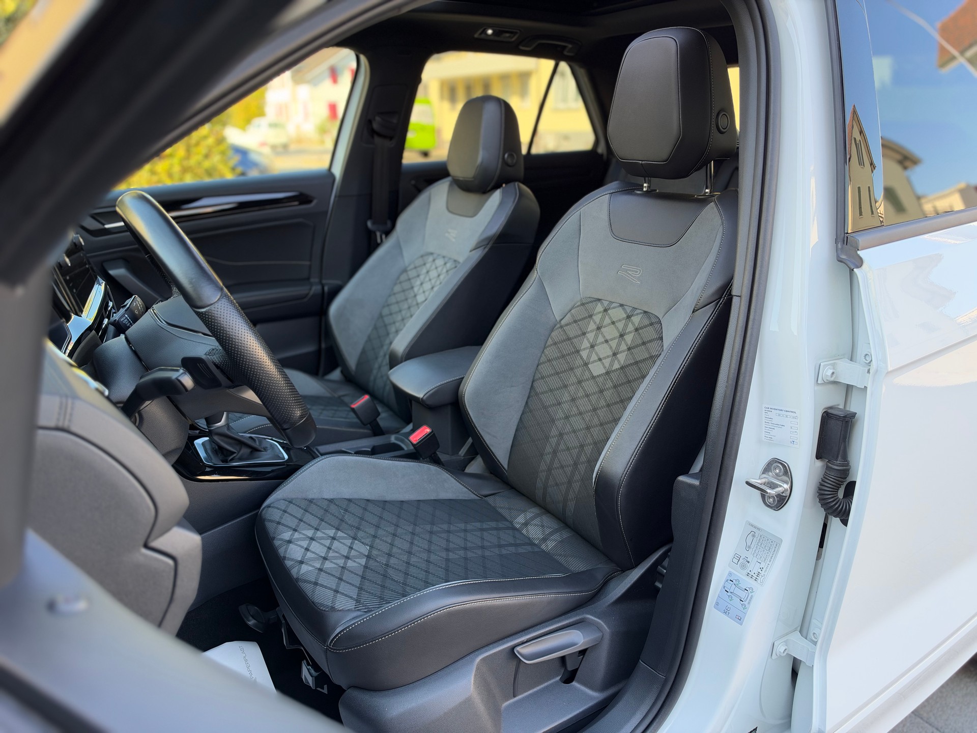 VW T-Roc 1.5 TSI EVO R-Line DSG-image-14