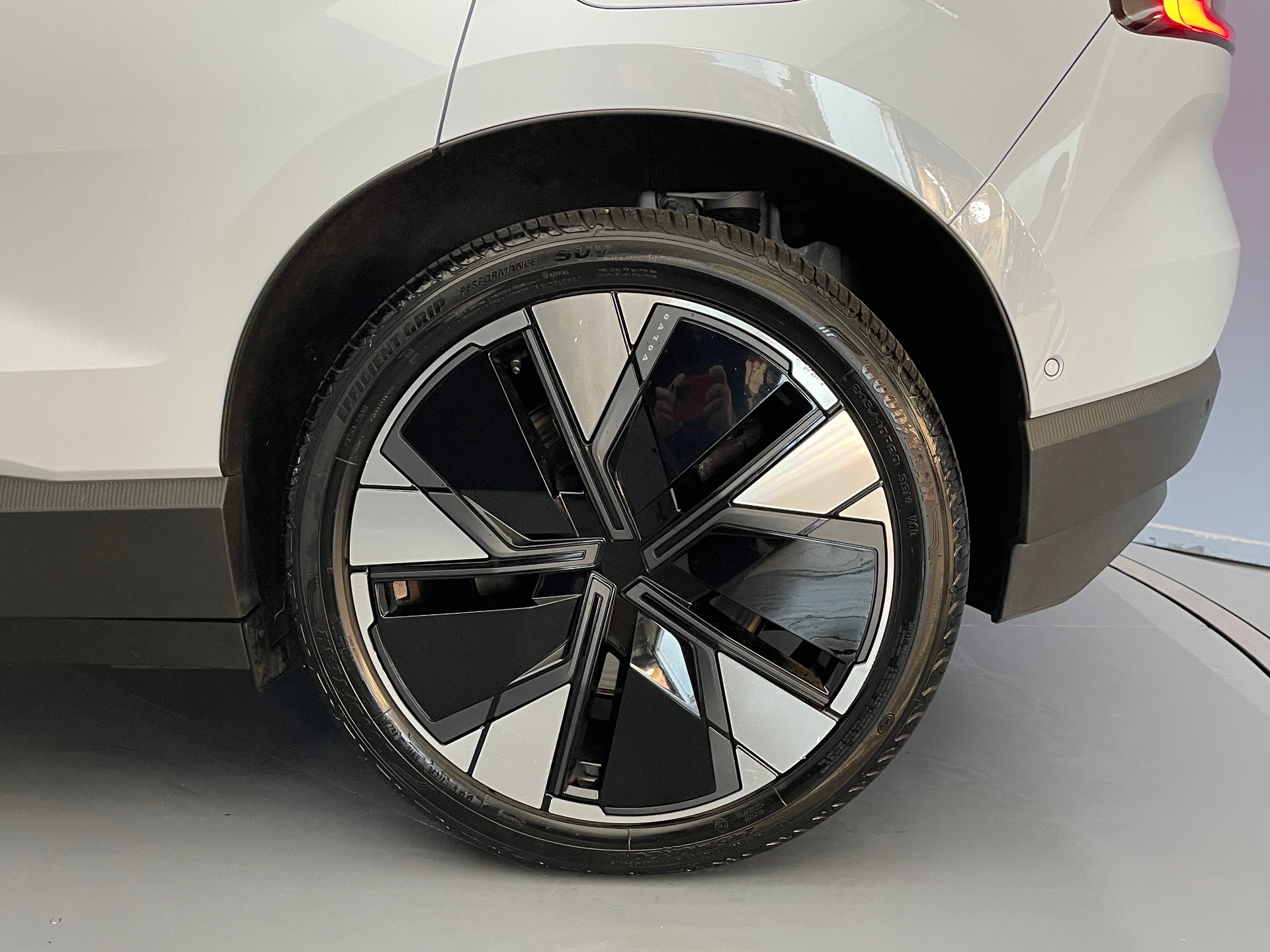 VOLVO EX30 E60 Twin Ultra Performance AWD-image-5
