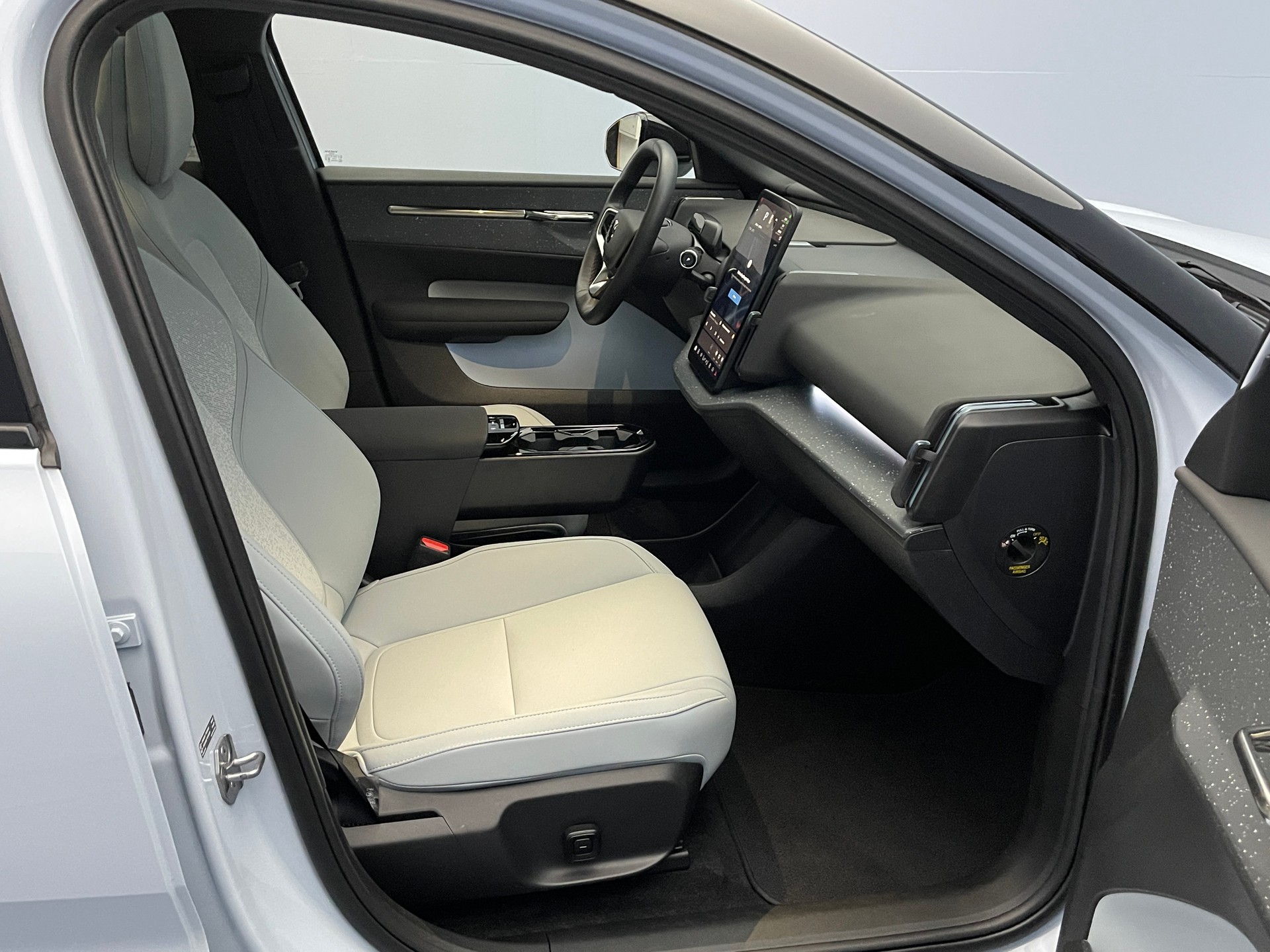 VOLVO EX30 E60 Twin Ultra Performance AWD-image-10