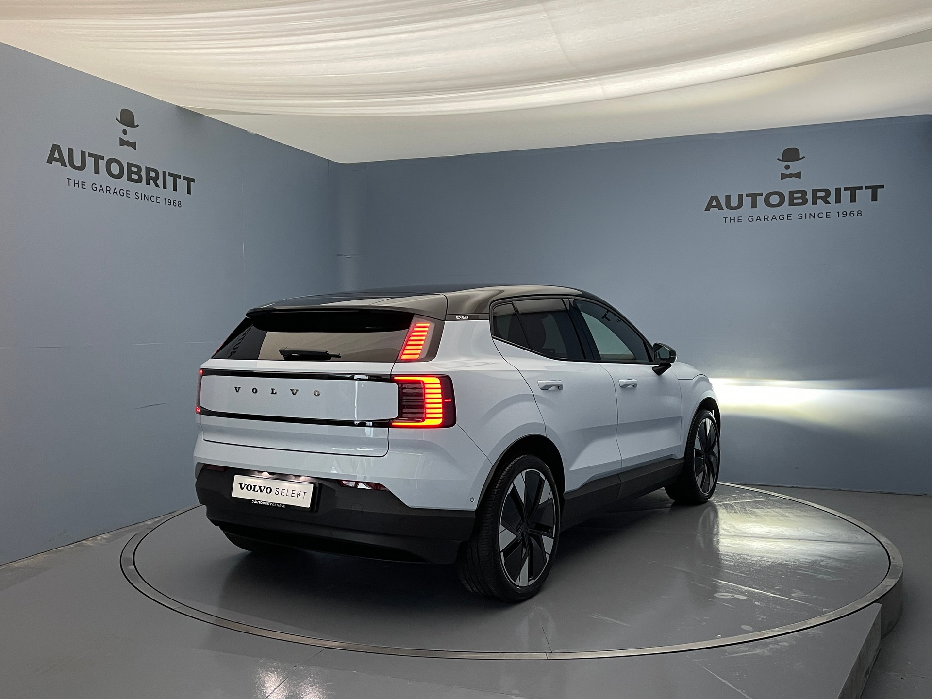 VOLVO EX30 E60 Twin Ultra Performance AWD-image-4