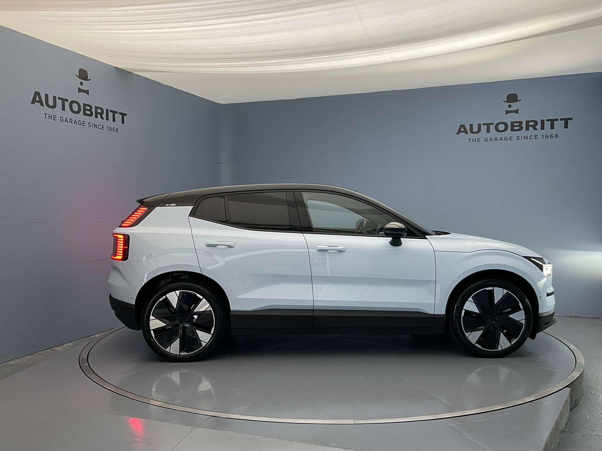VOLVO EX30 E60 Twin Ultra Performance AWD-image-3