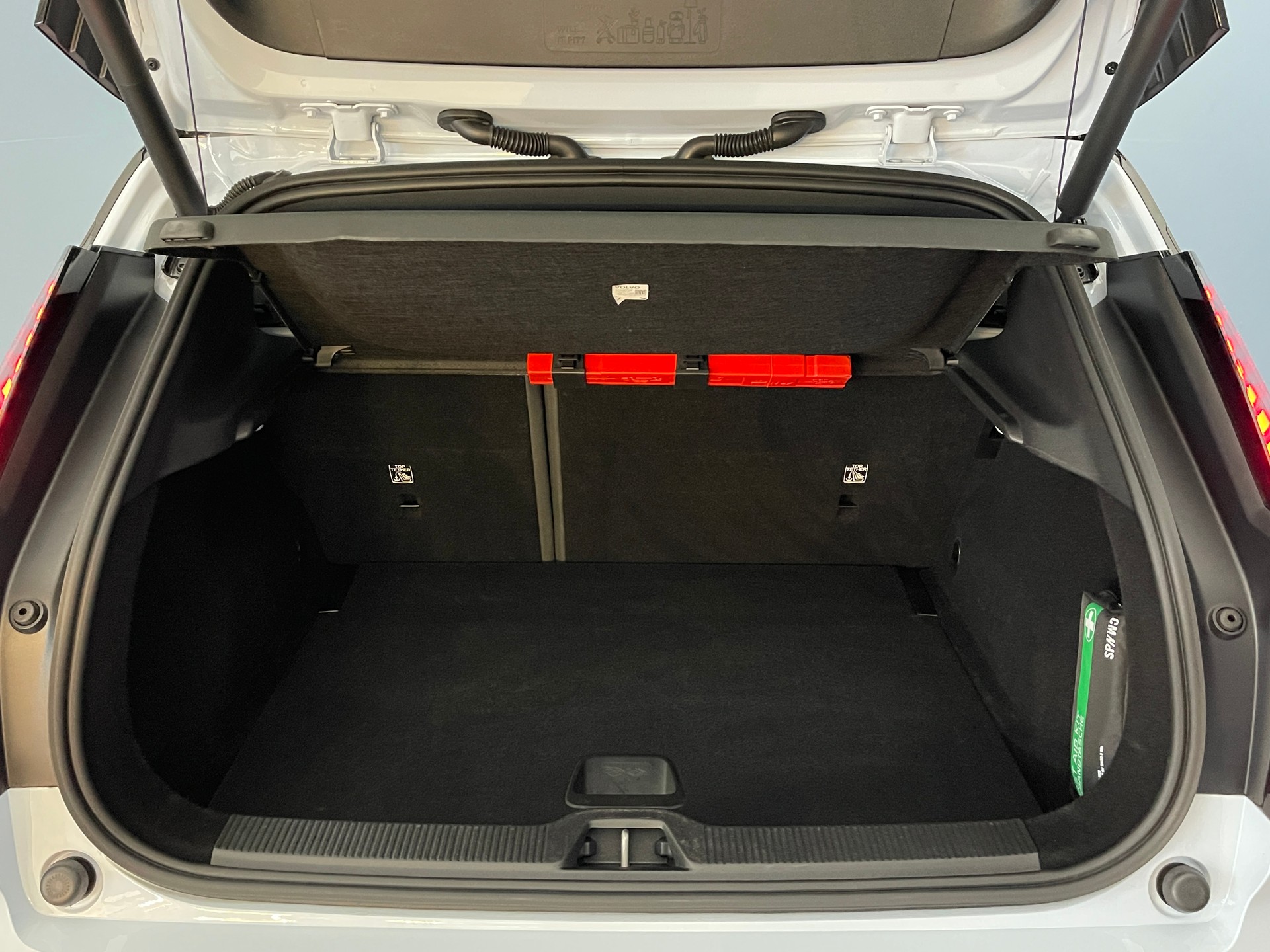 VOLVO EX30 E60 Twin Ultra Performance AWD-image-12
