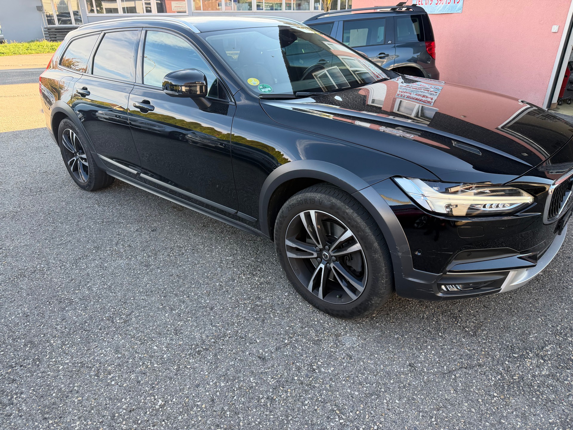 VOLVO V90 Cross Country D4 Pro AWD Geartronic-image-2