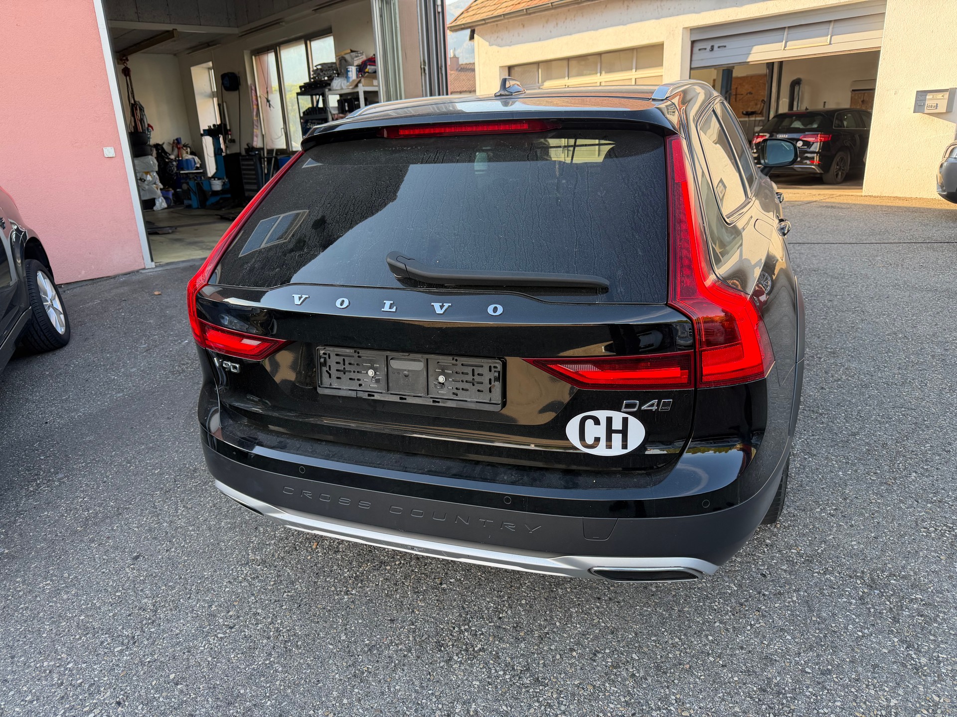 VOLVO V90 Cross Country D4 Pro AWD Geartronic-image-7