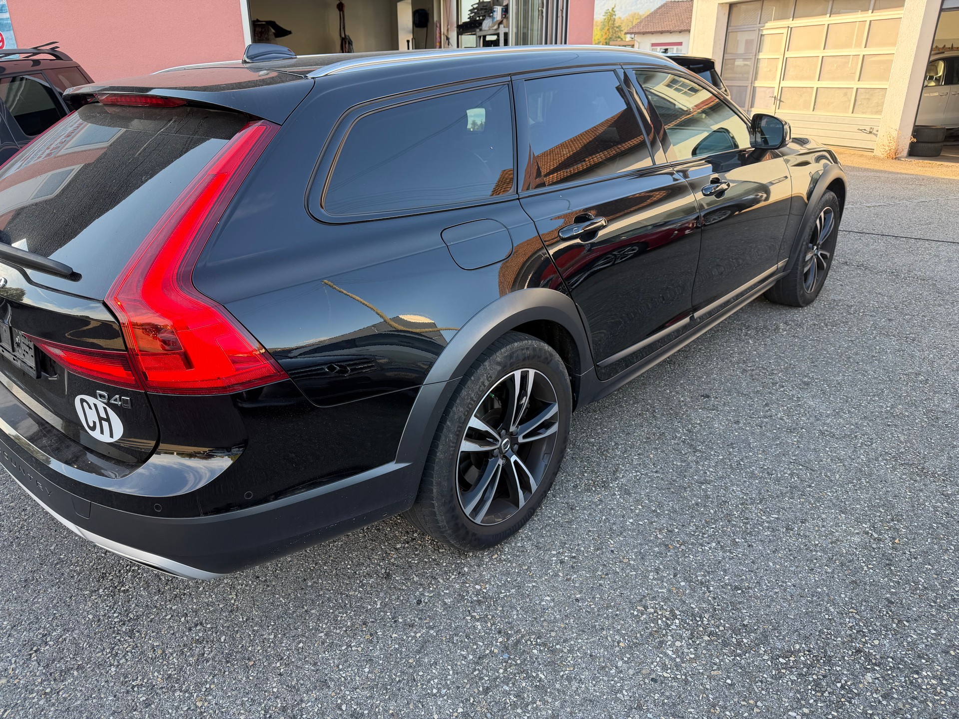 VOLVO V90 Cross Country D4 Pro AWD Geartronic-image-5