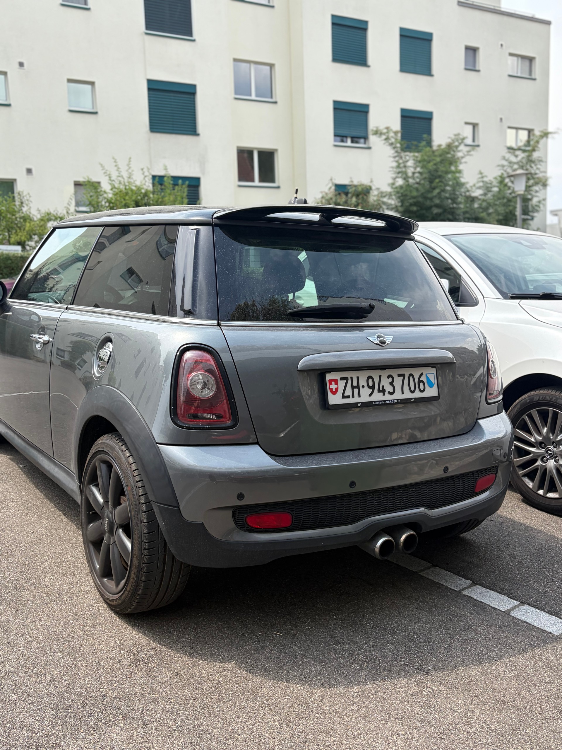 MINI 1.6i Cooper S-image-1