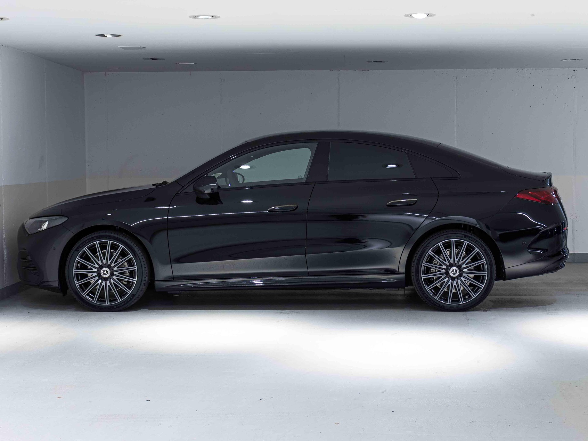 MERCEDES-BENZ CLA 350 4MATIC EQ-image-4
