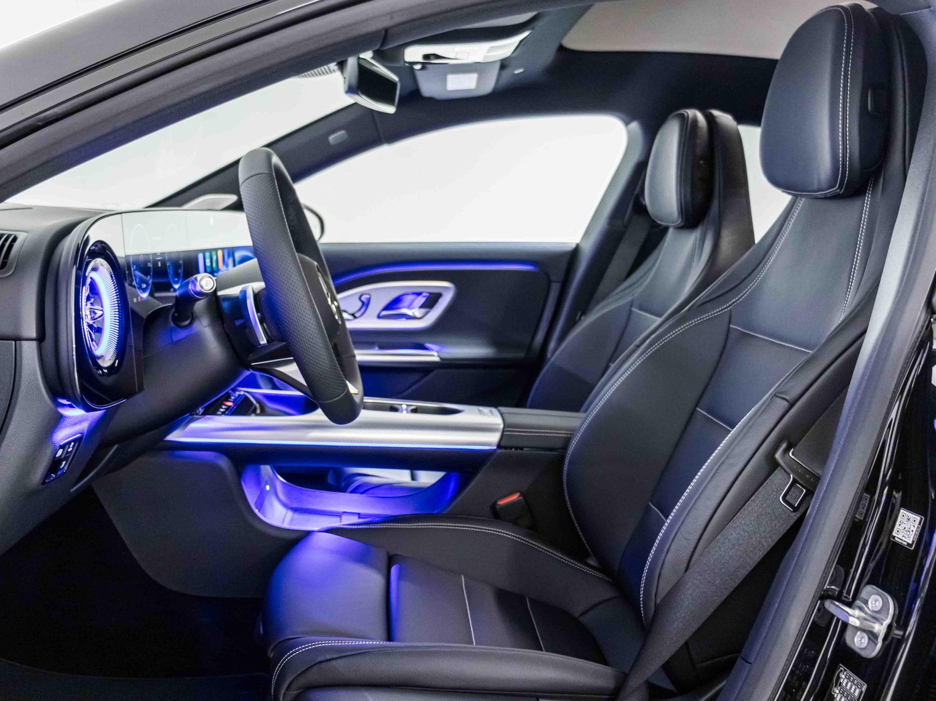 MERCEDES-BENZ CLA 350 4MATIC EQ-image-6