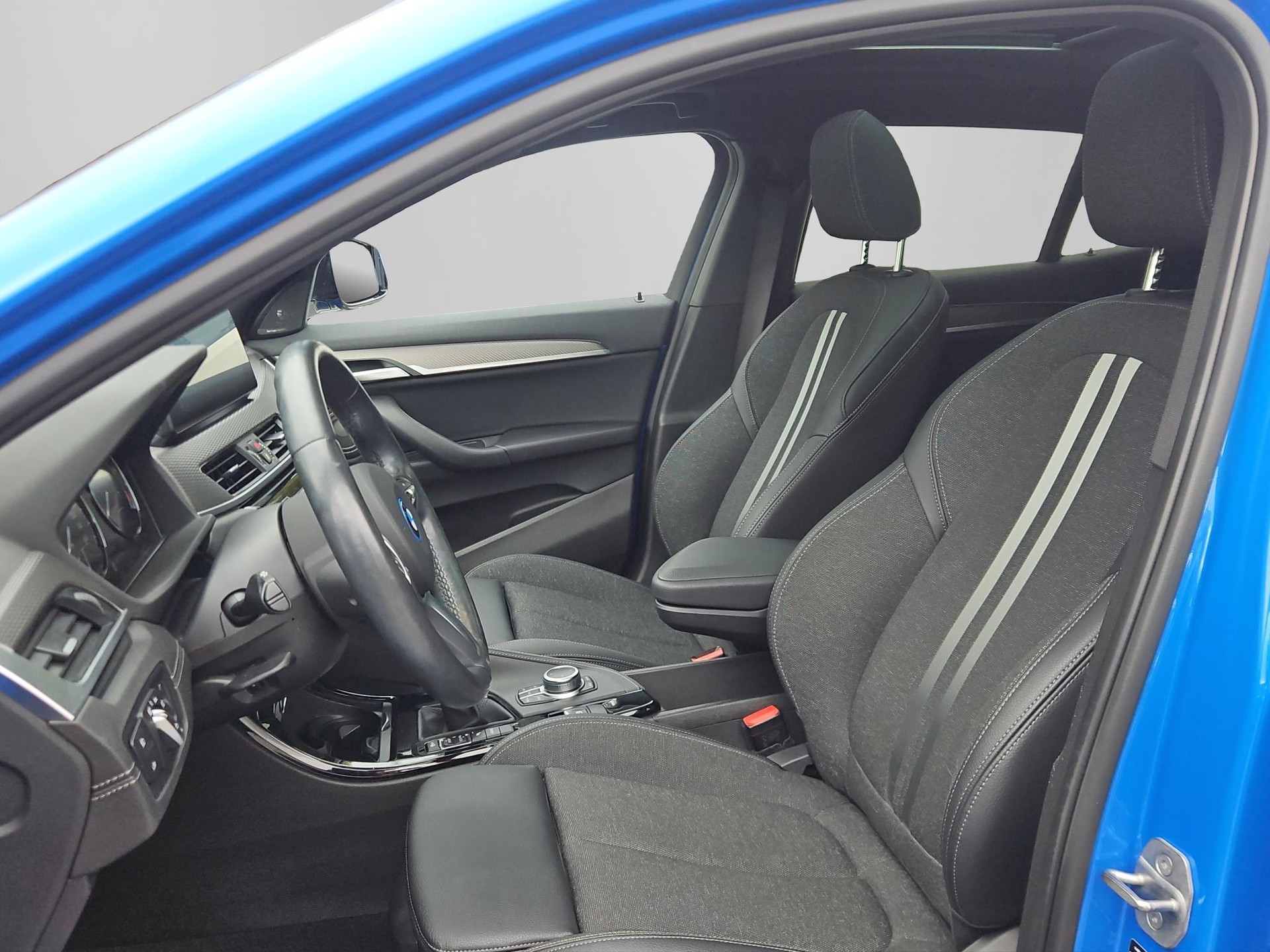 BMW X2 xDrive 25e M Sport Steptronic-image-18