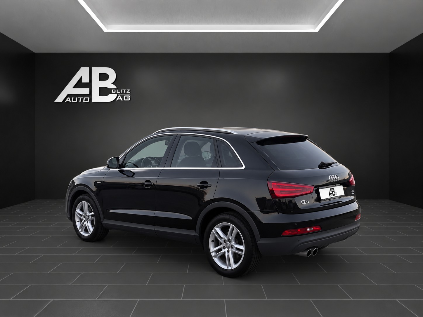 AUDI Q3 2.0 TDI S-Line quattro S-tronic mit 177 PS-image-2
