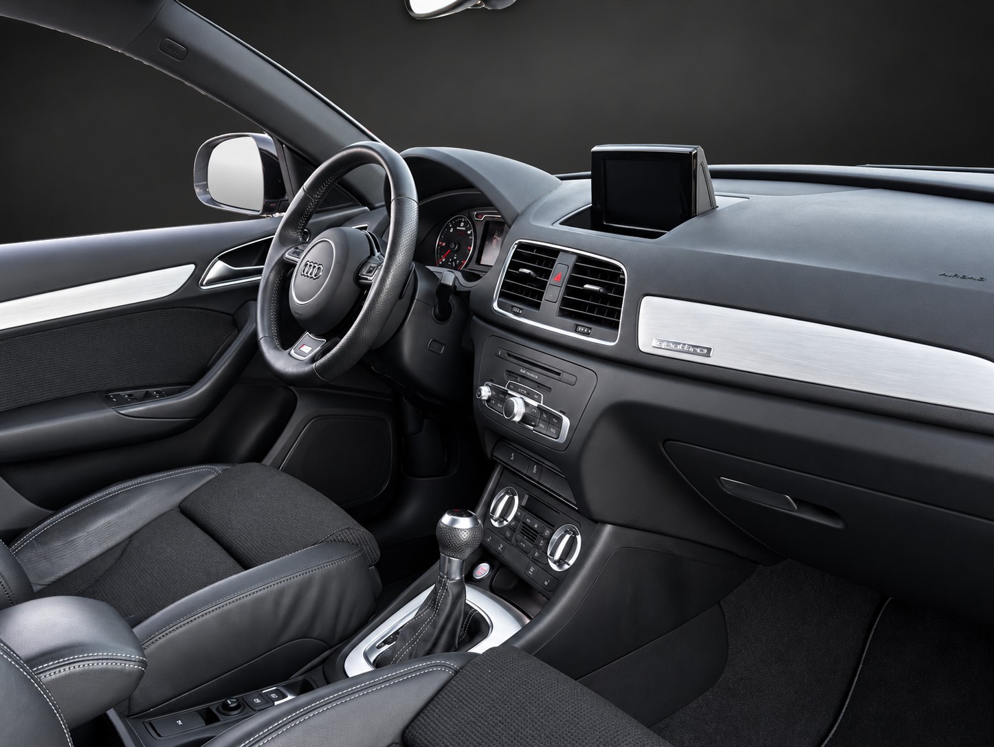 AUDI Q3 2.0 TDI S-Line quattro S-tronic mit 177 PS-image-9