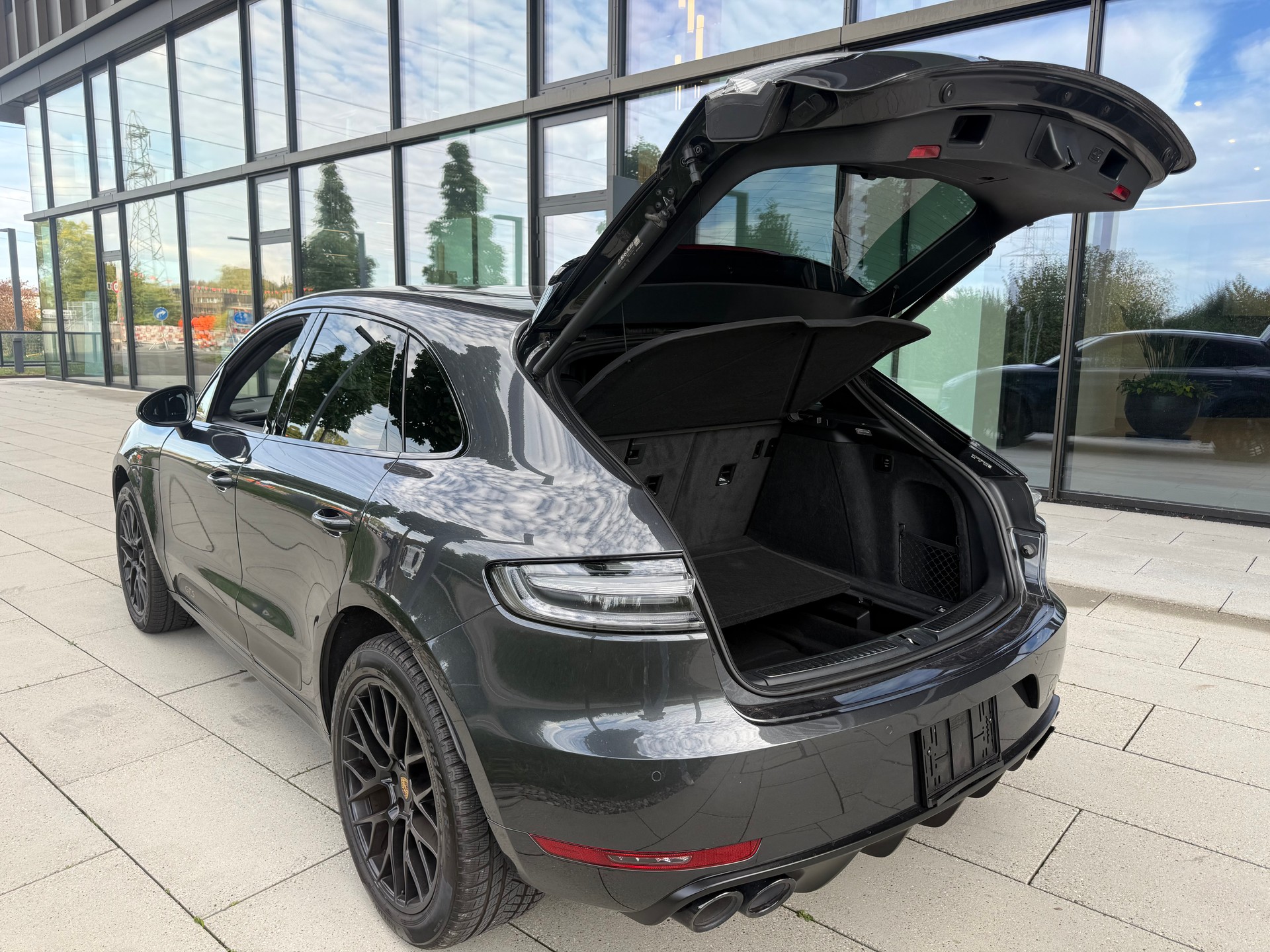 PORSCHE Macan GTS PDK-image-2