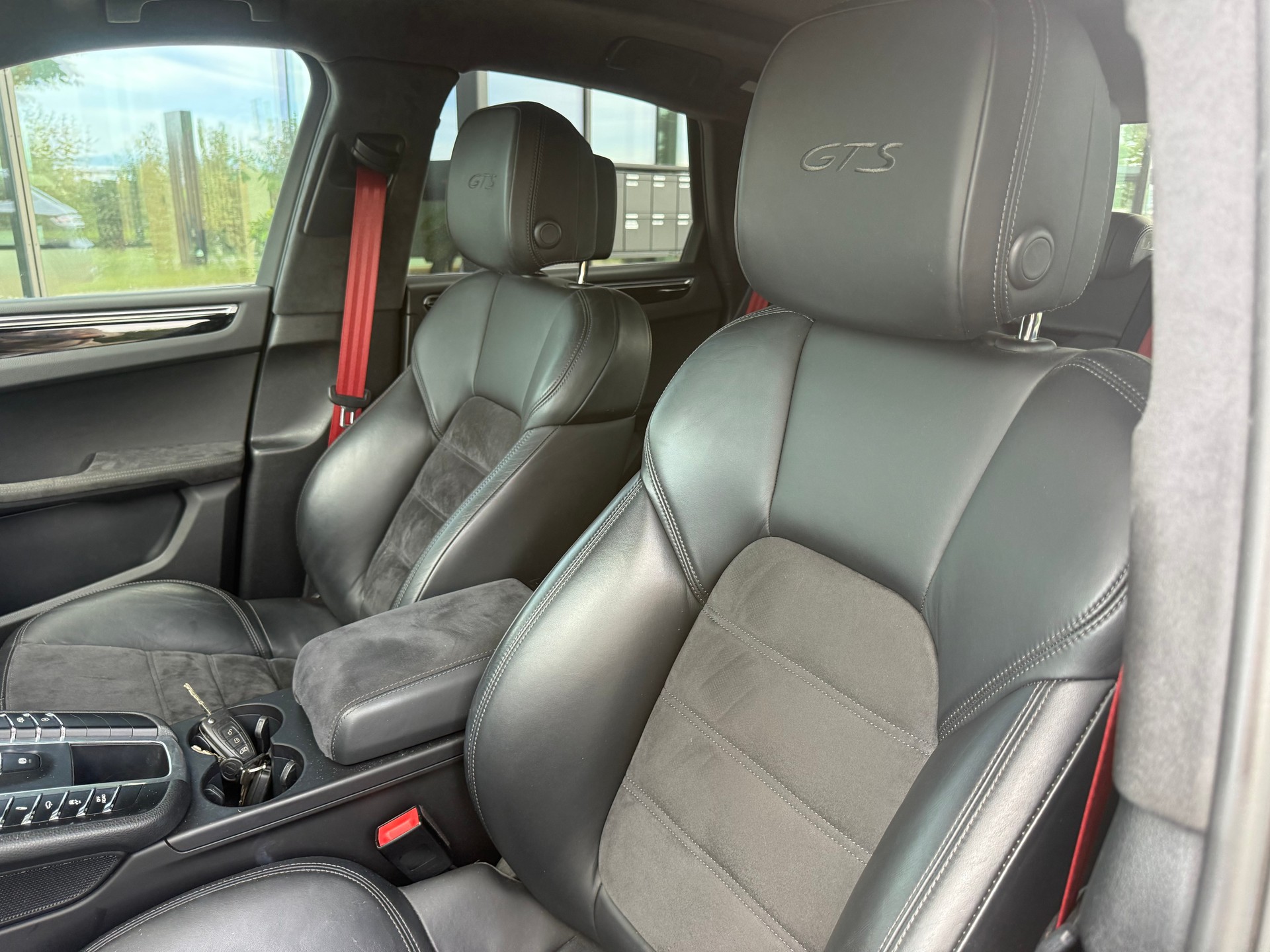 PORSCHE Macan GTS PDK-image-6