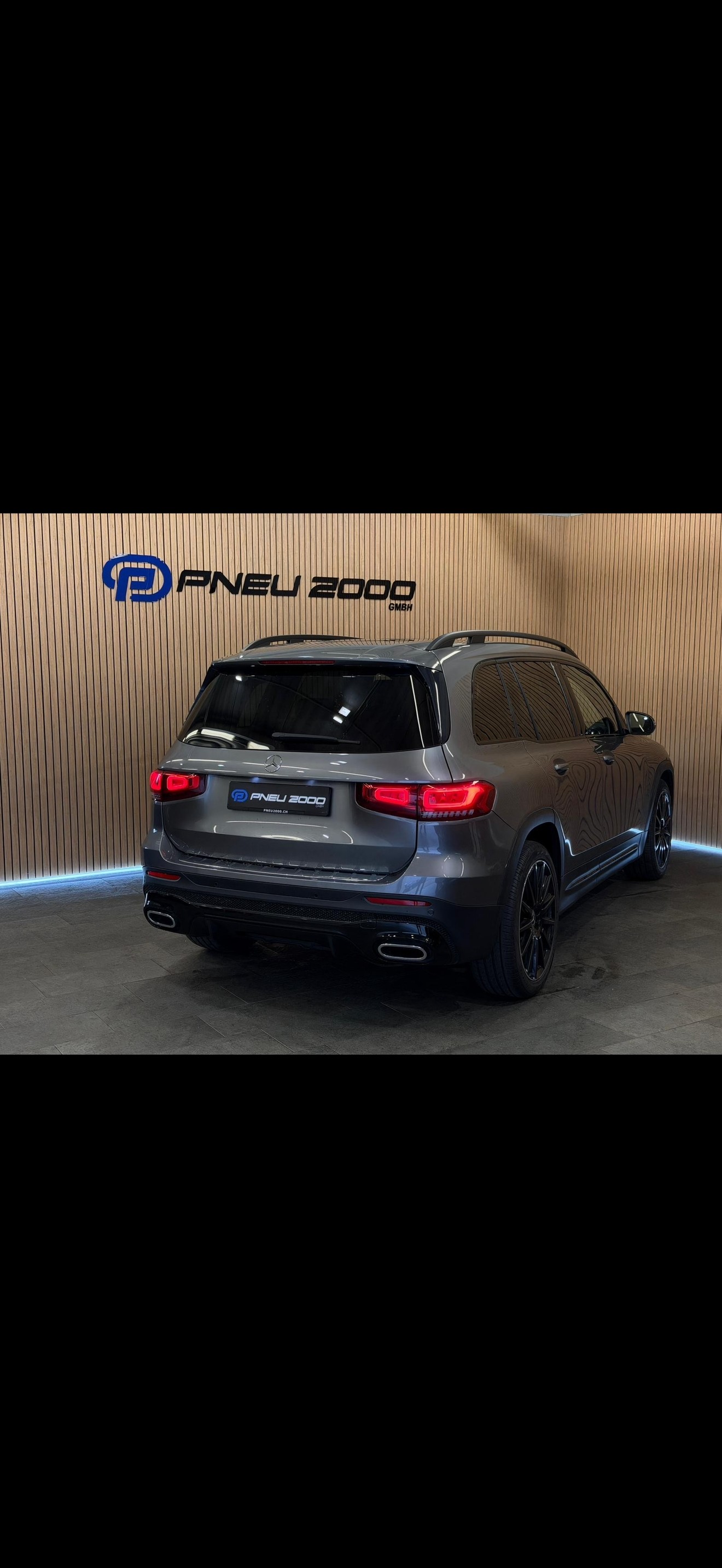 MERCEDES-BENZ GLB 220 d AMG Line 4matic-image-1