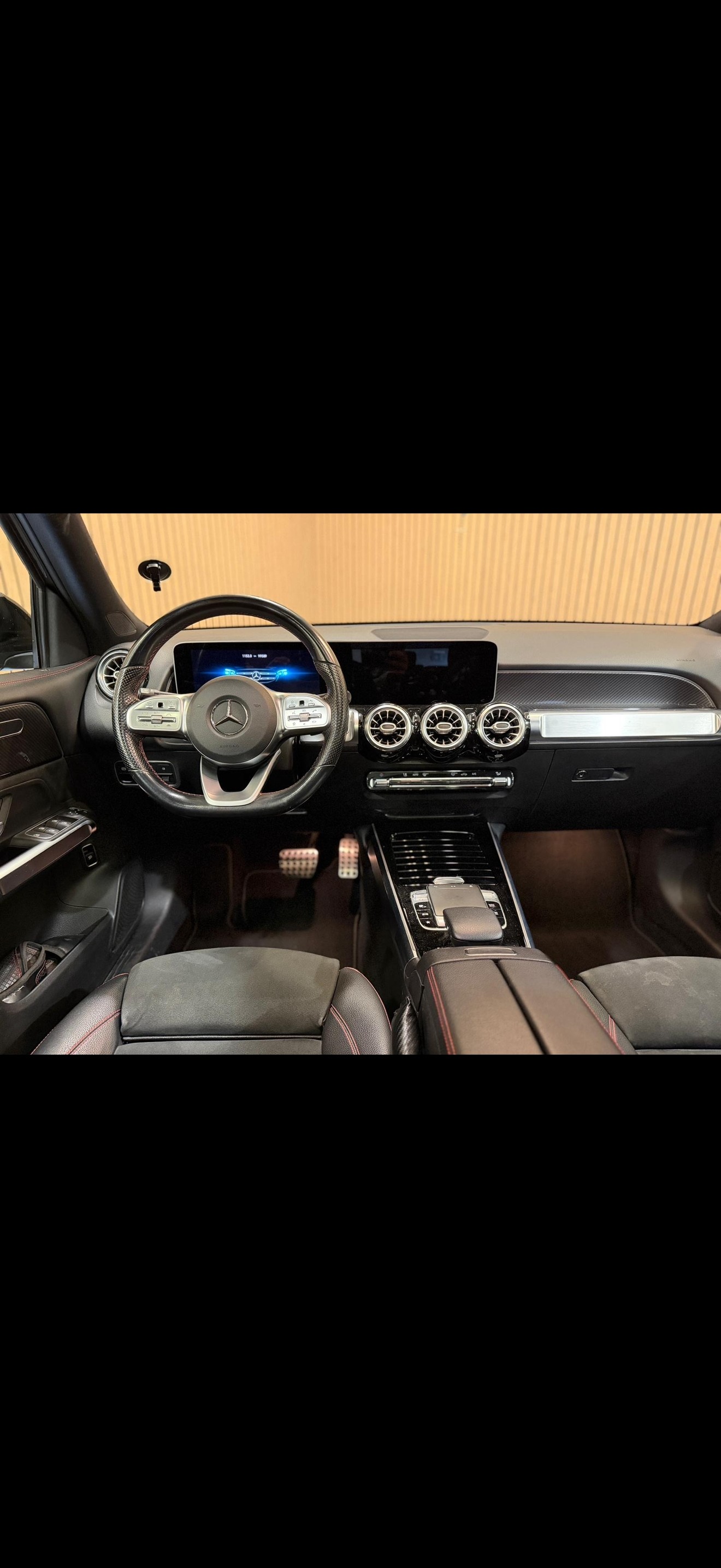 MERCEDES-BENZ GLB 220 d AMG Line 4matic-image-2