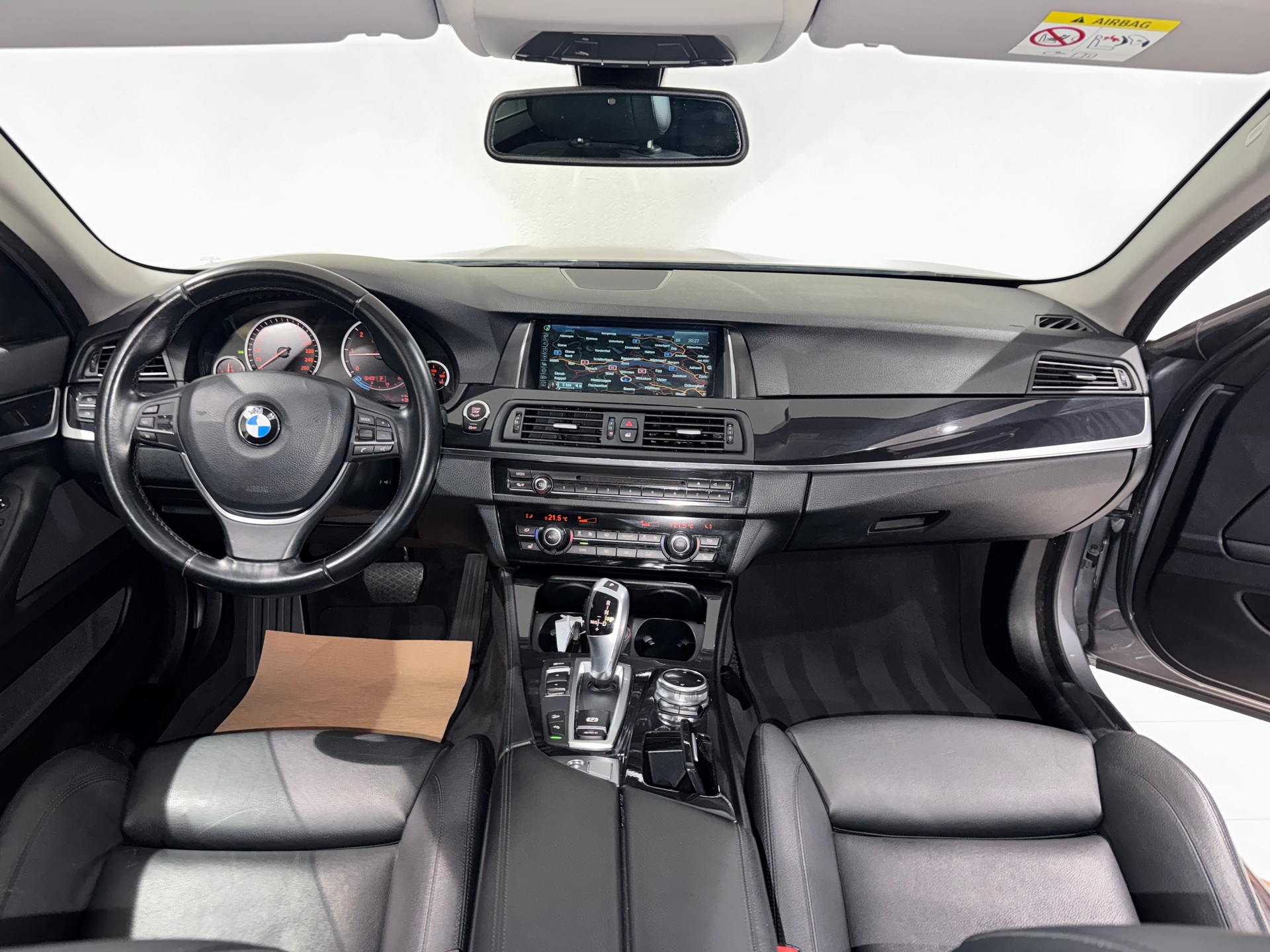 BMW 520d xDrive Luxury Line Steptronic | Facelift |-image-10