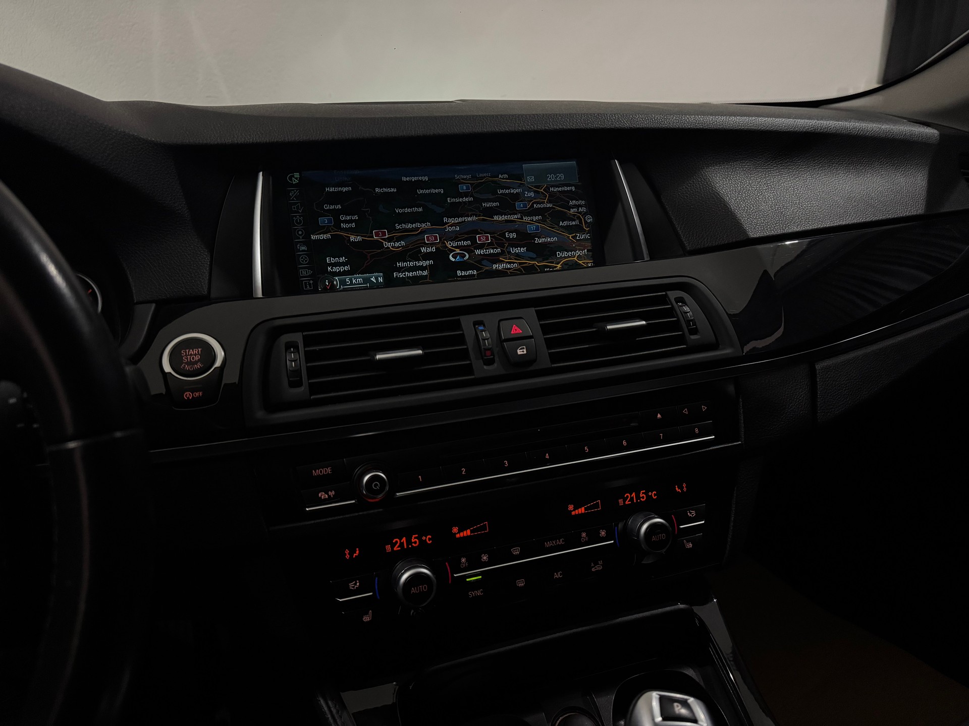 BMW 520d xDrive Luxury Line Steptronic | Facelift |-image-14