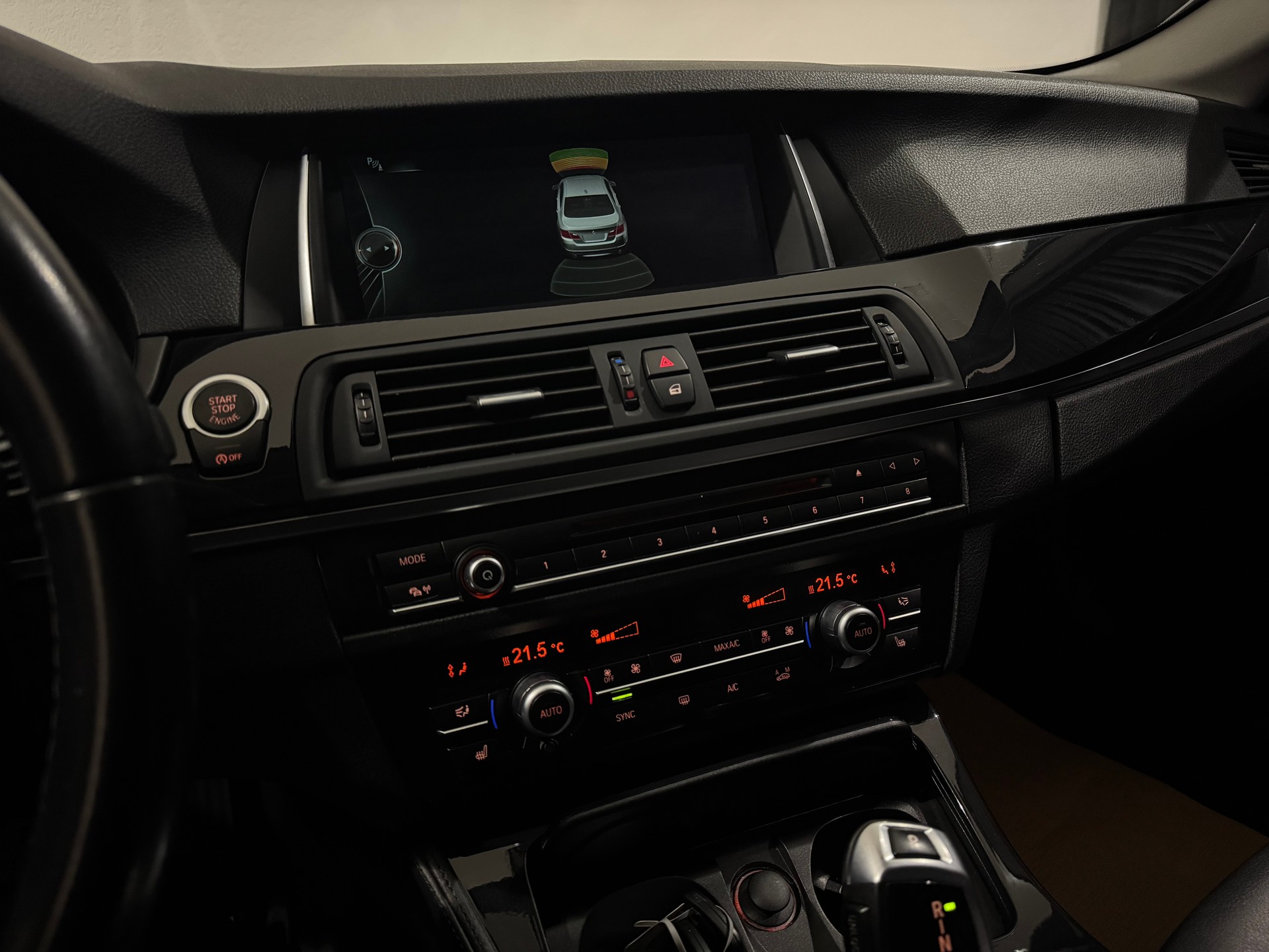 BMW 520d xDrive Luxury Line Steptronic | Facelift |-image-13