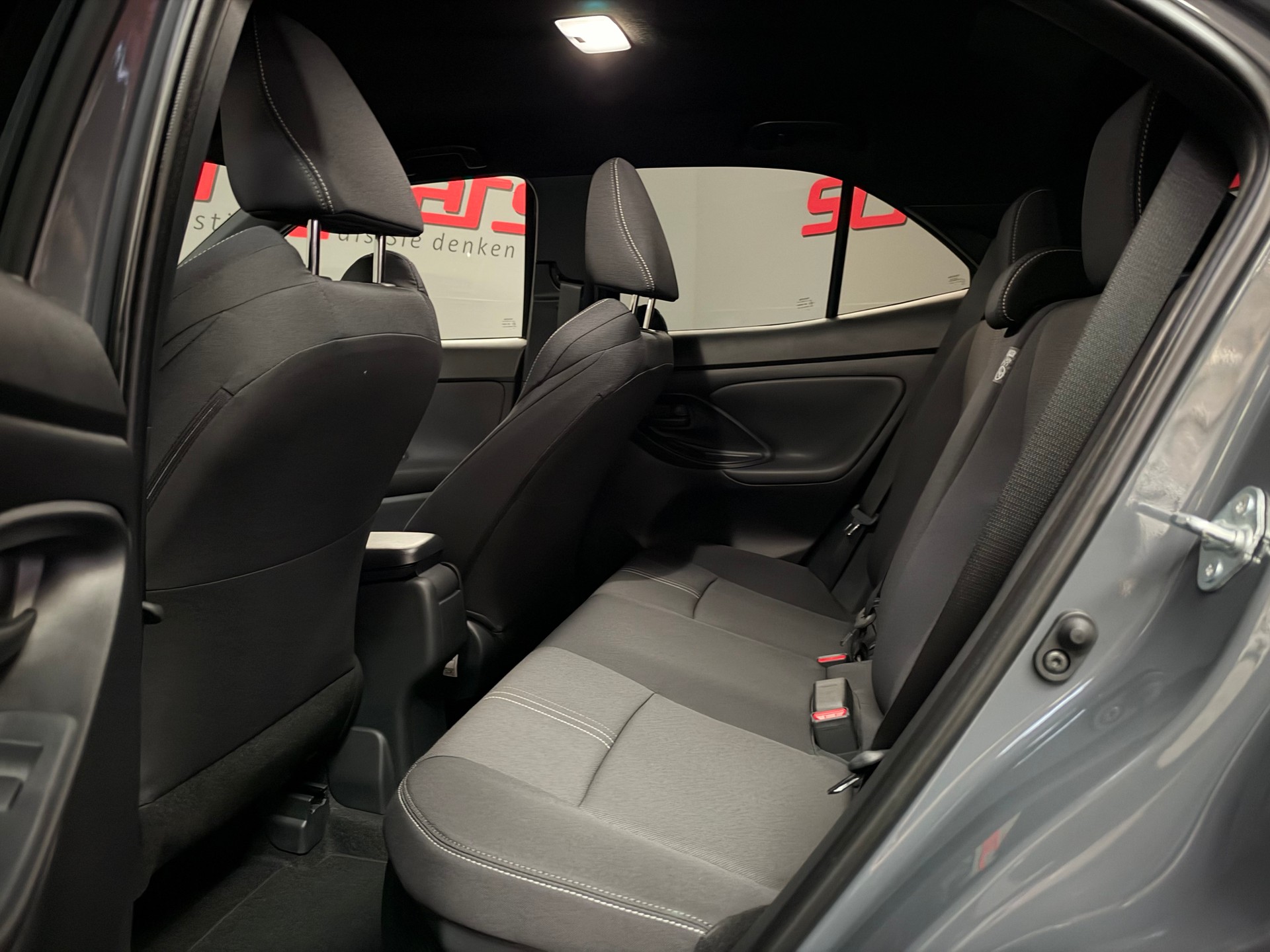 TOYOTA Yaris Cross 1.5 Trend AWDi e-CVT 130PS-image-12