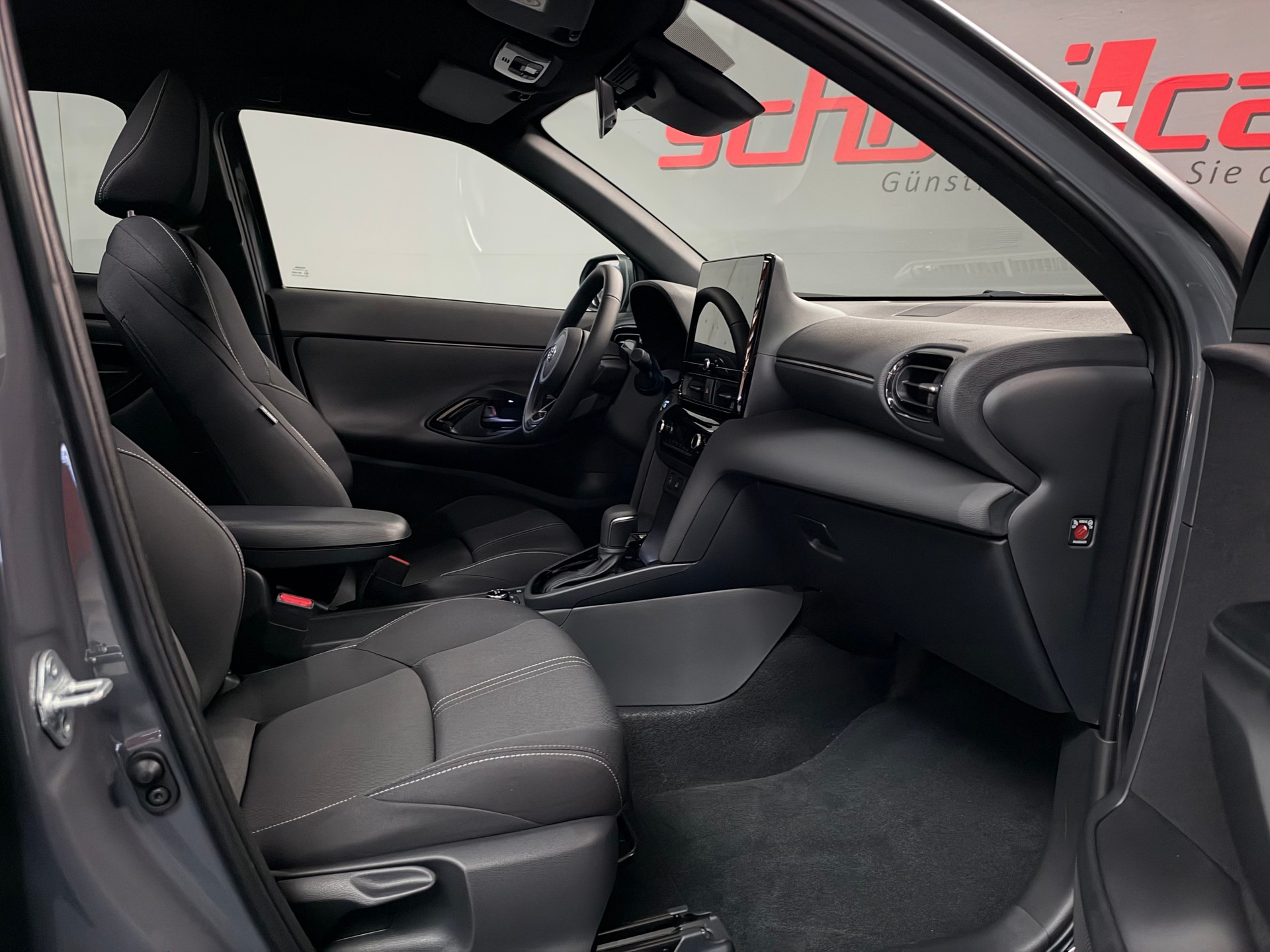 TOYOTA Yaris Cross 1.5 Trend AWDi e-CVT 130PS-image-13