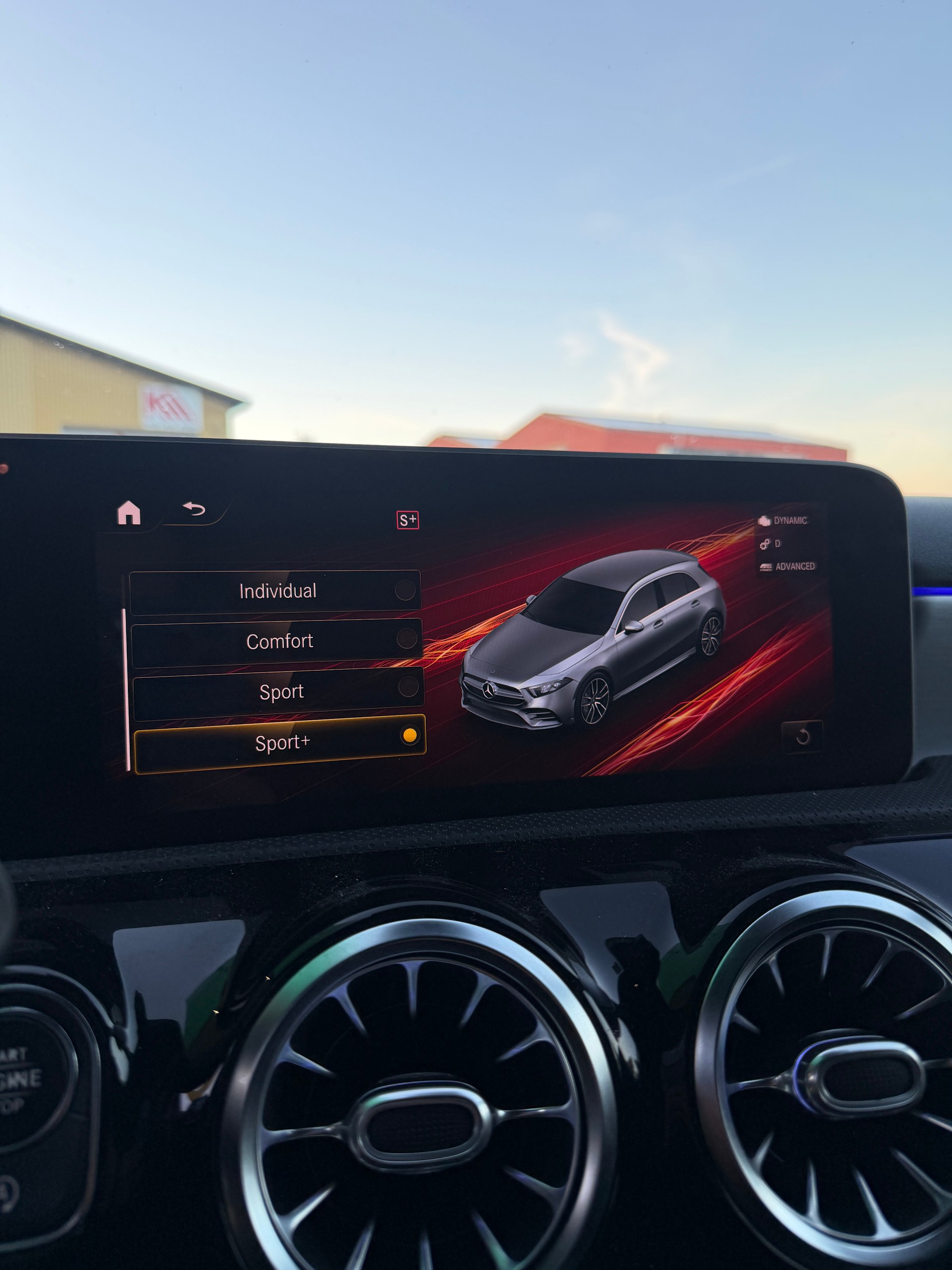 MERCEDES-BENZ A 35 AMG 4Matic Speedshift-image-13