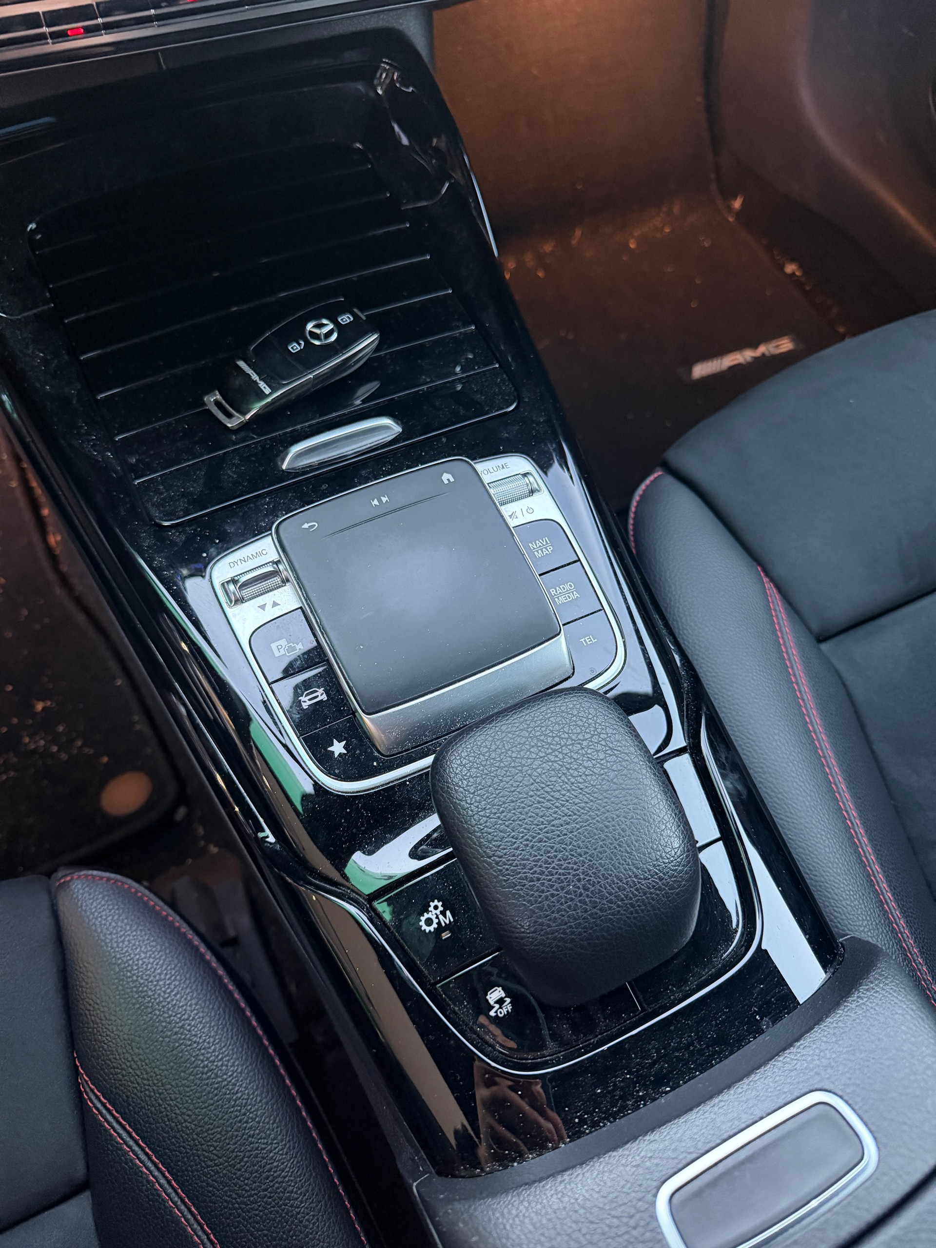 MERCEDES-BENZ A 35 AMG 4Matic Speedshift-image-12