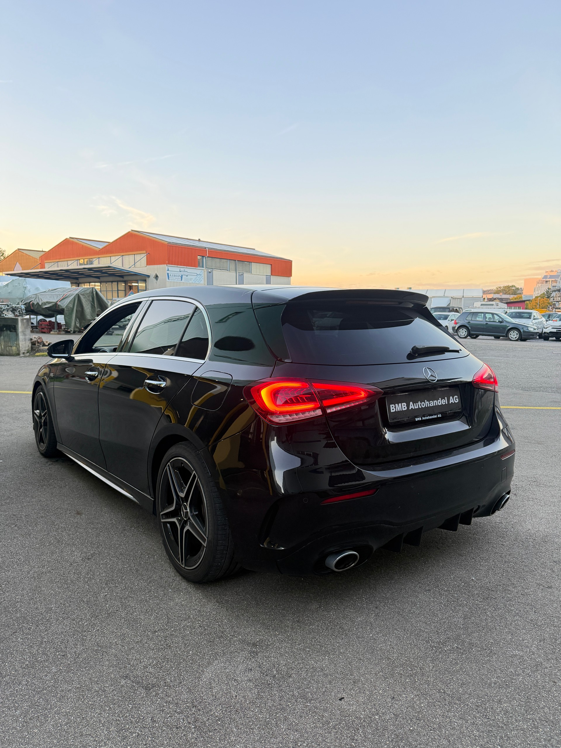 MERCEDES-BENZ A 35 AMG 4Matic Speedshift-image-4