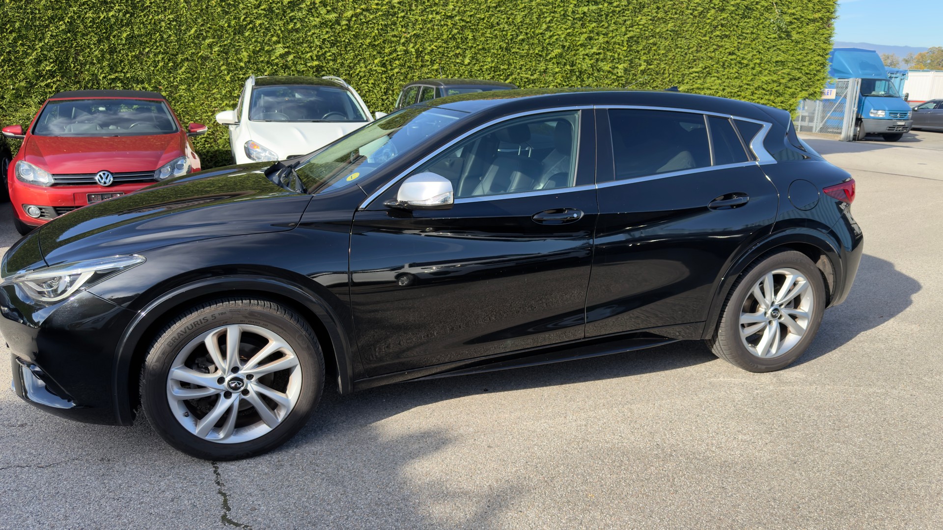 INFINITI Q30 1.5d Business Executive FWD DCT-image-3