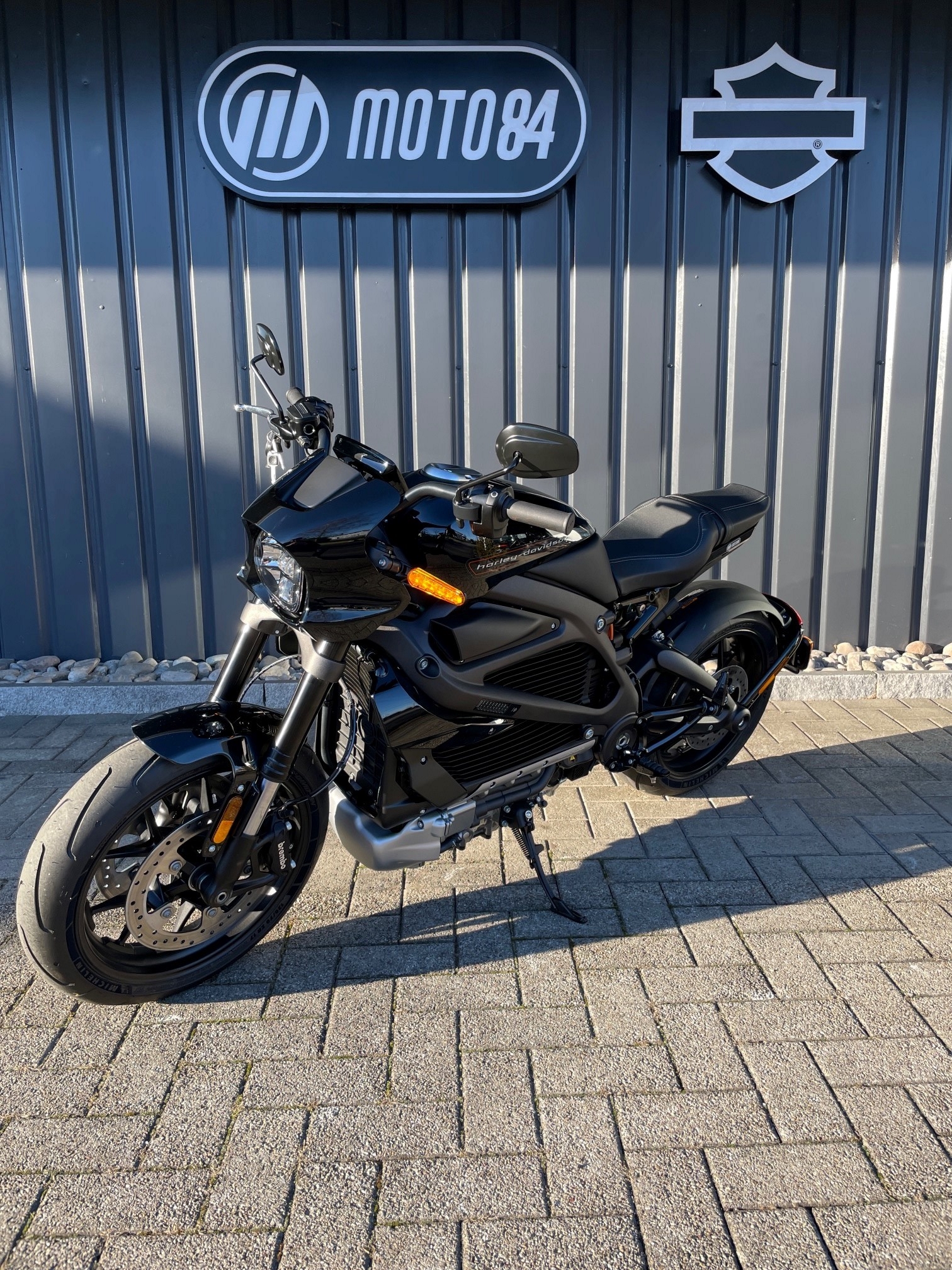 HARLEY-DAVIDSON Live Wire-showroom-element-2