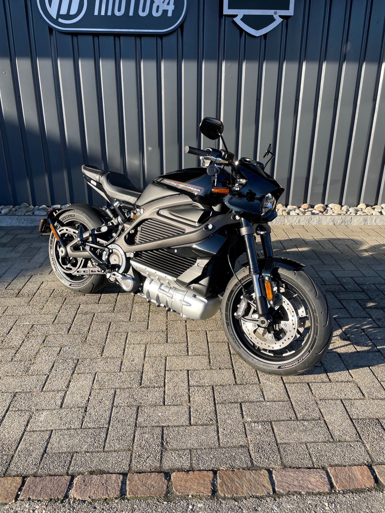 HARLEY-DAVIDSON Live Wire-showroom-element-1