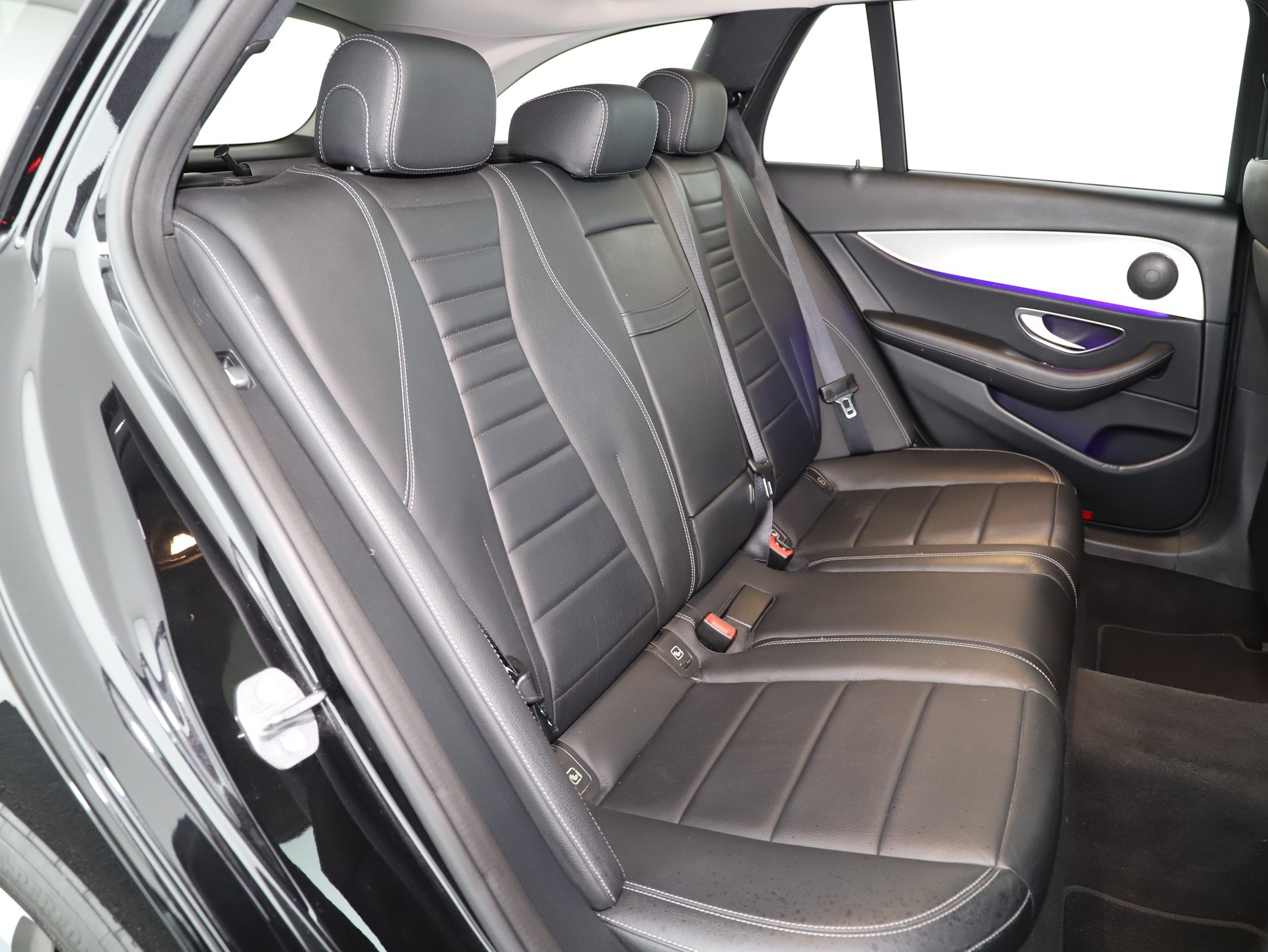MERCEDES-BENZ E 220 d Avantgarde 4Matic-image-11