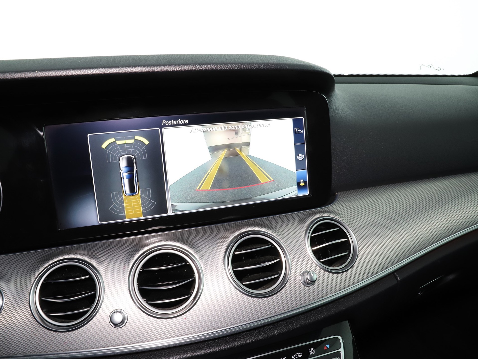 MERCEDES-BENZ E 220 d Avantgarde 4Matic-image-14