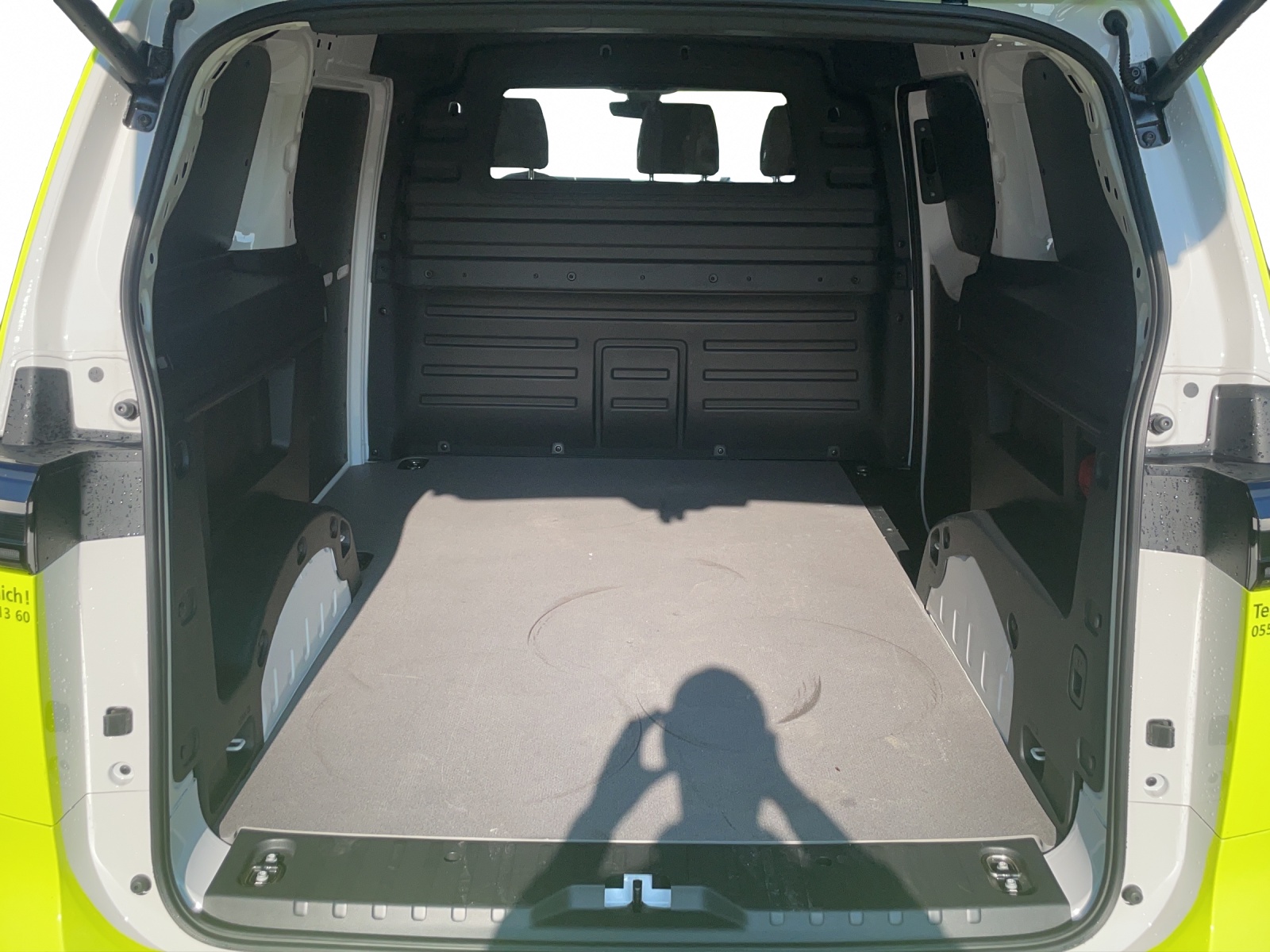 VW ID. Buzz Cargo-image-11