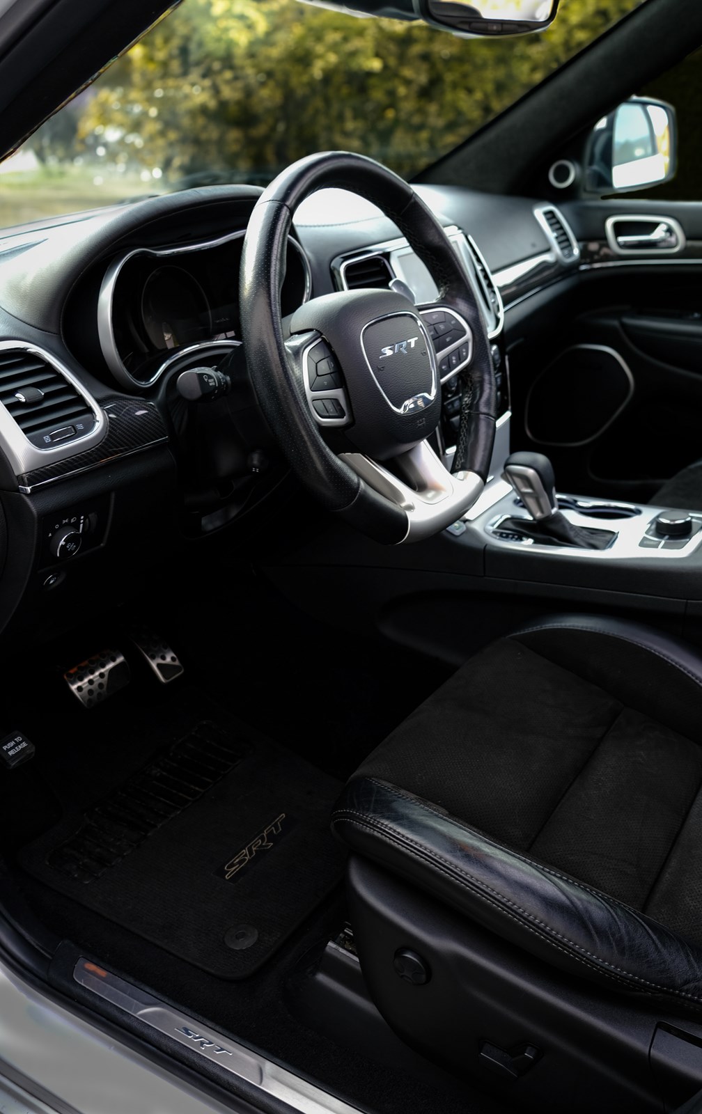 JEEP Grand Cherokee 6.4 V8 HEMI SRT8 Automatic-image-5