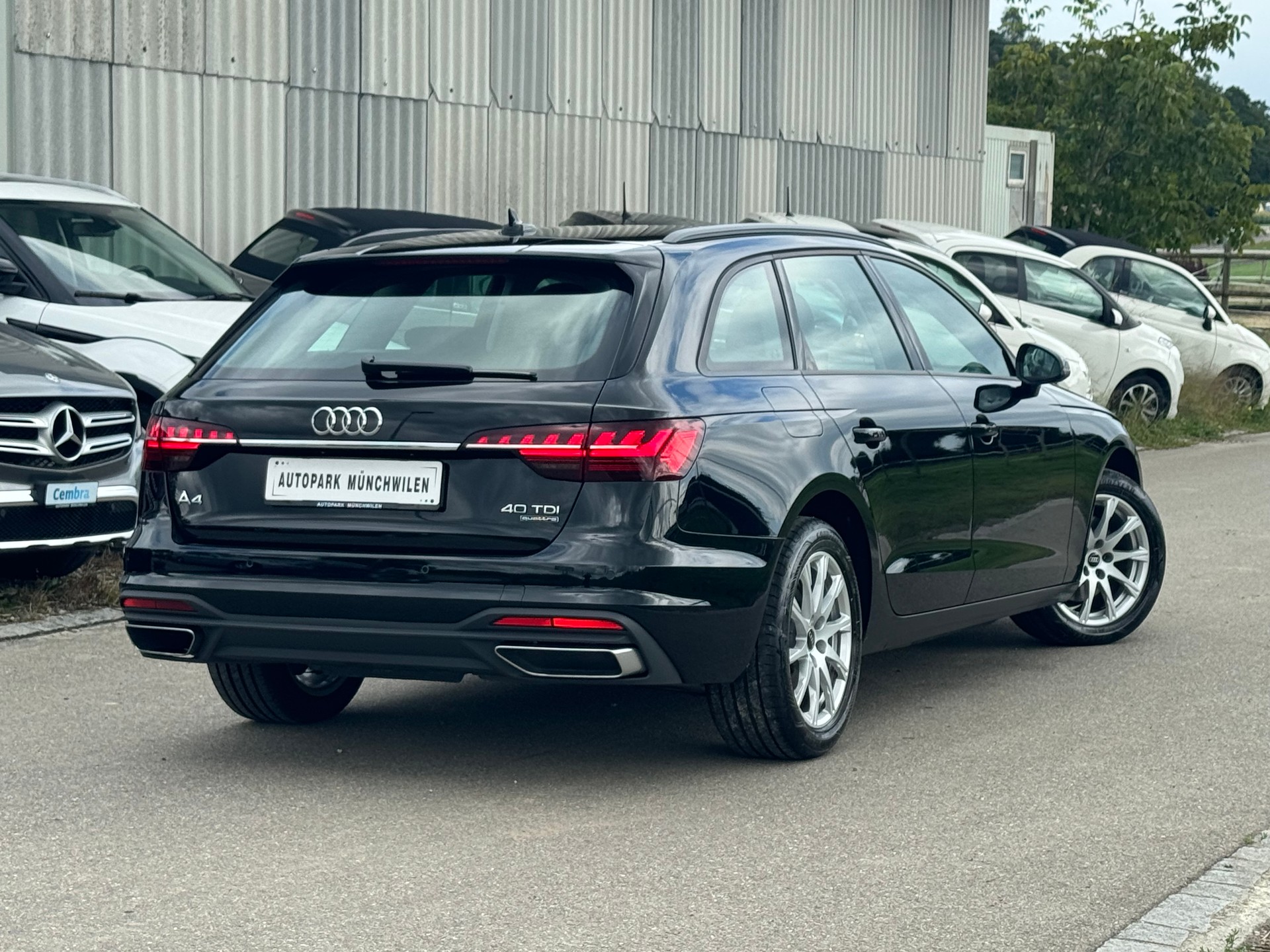 AUDI A4 Avant 40 TDI advanced quattro S-tronic-image-2