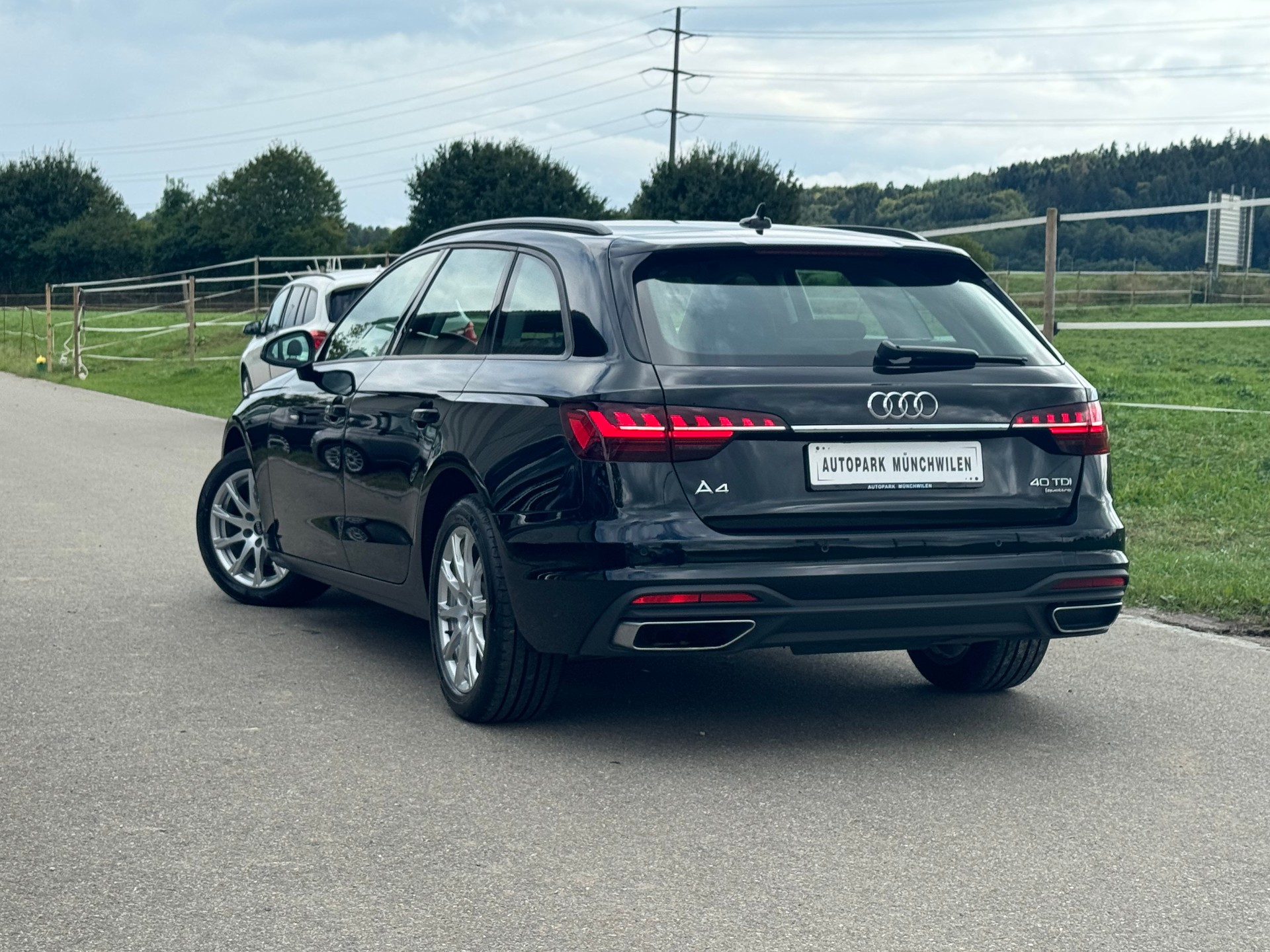 AUDI A4 Avant 40 TDI advanced quattro S-tronic-image-3