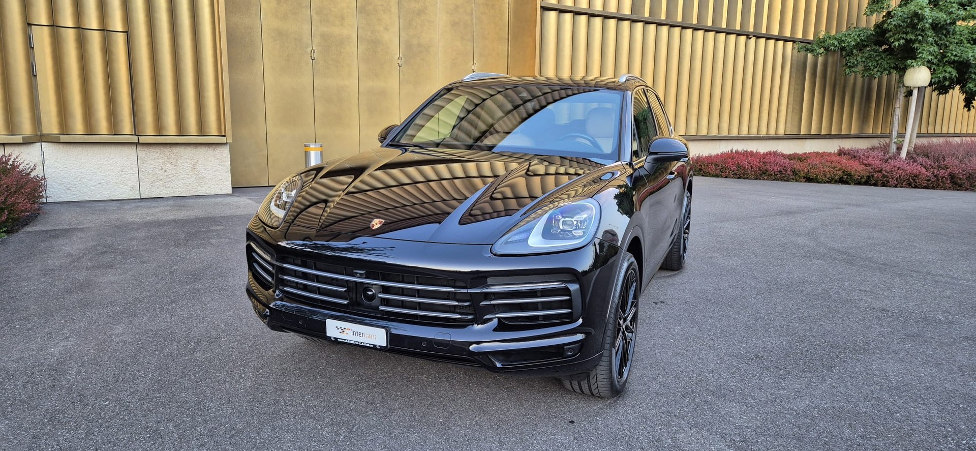 PORSCHE Cayenne-image-1