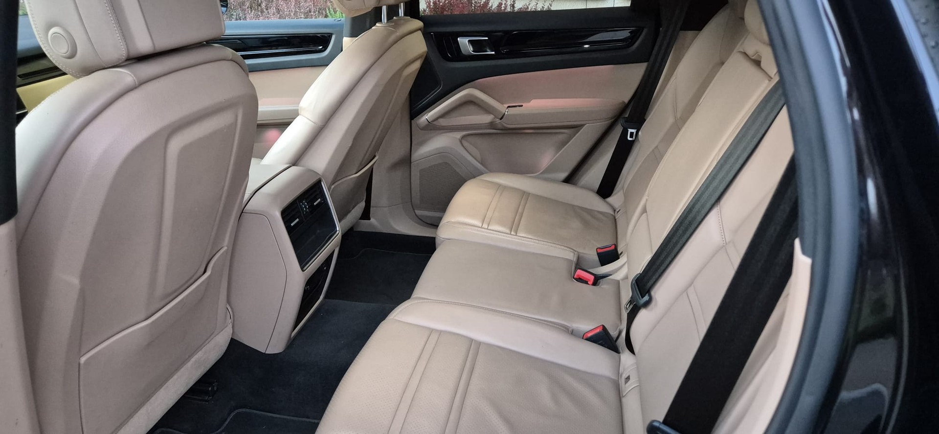 PORSCHE Cayenne-image-12