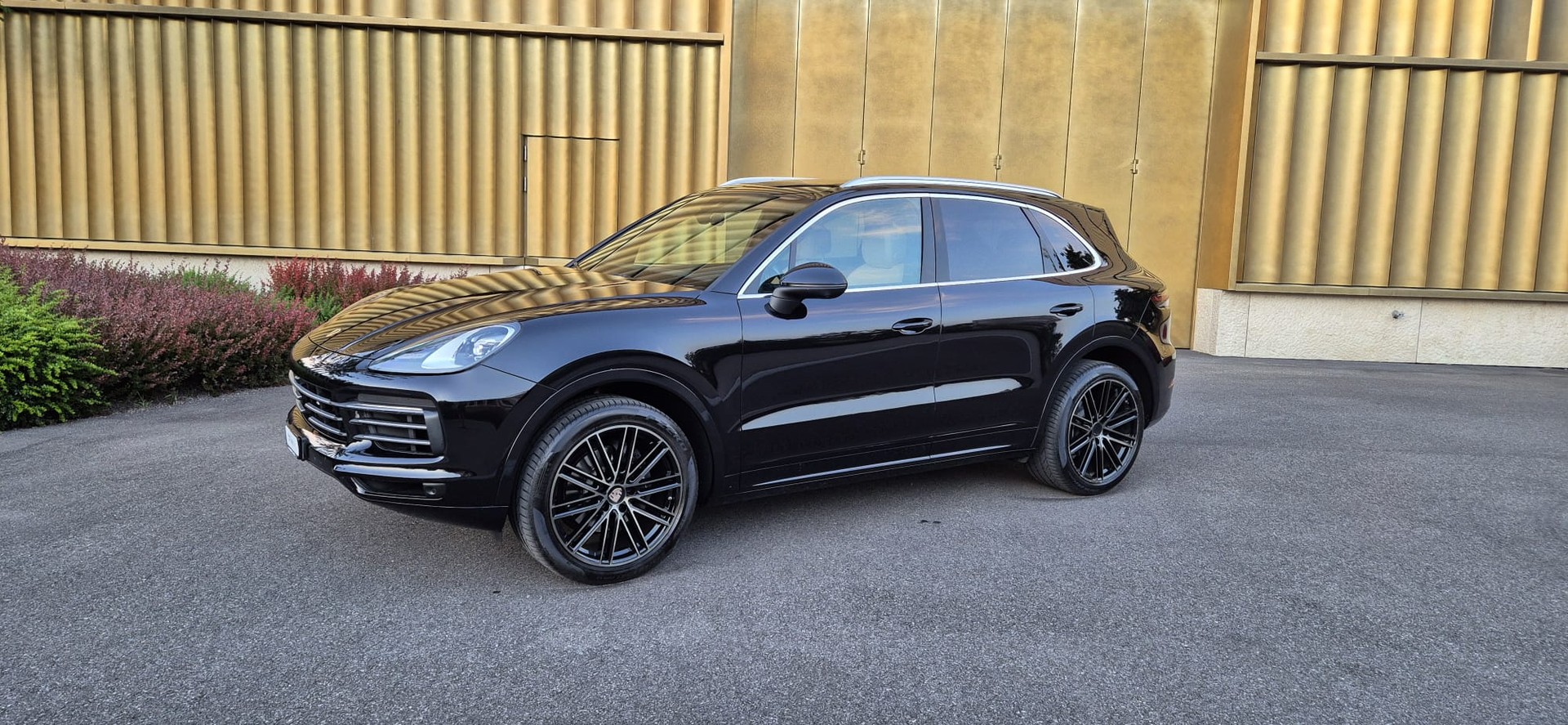 PORSCHE Cayenne-image-2