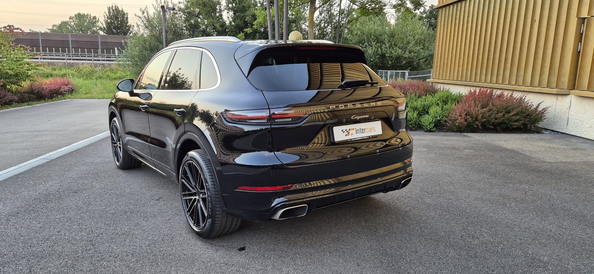 PORSCHE Cayenne-image-5