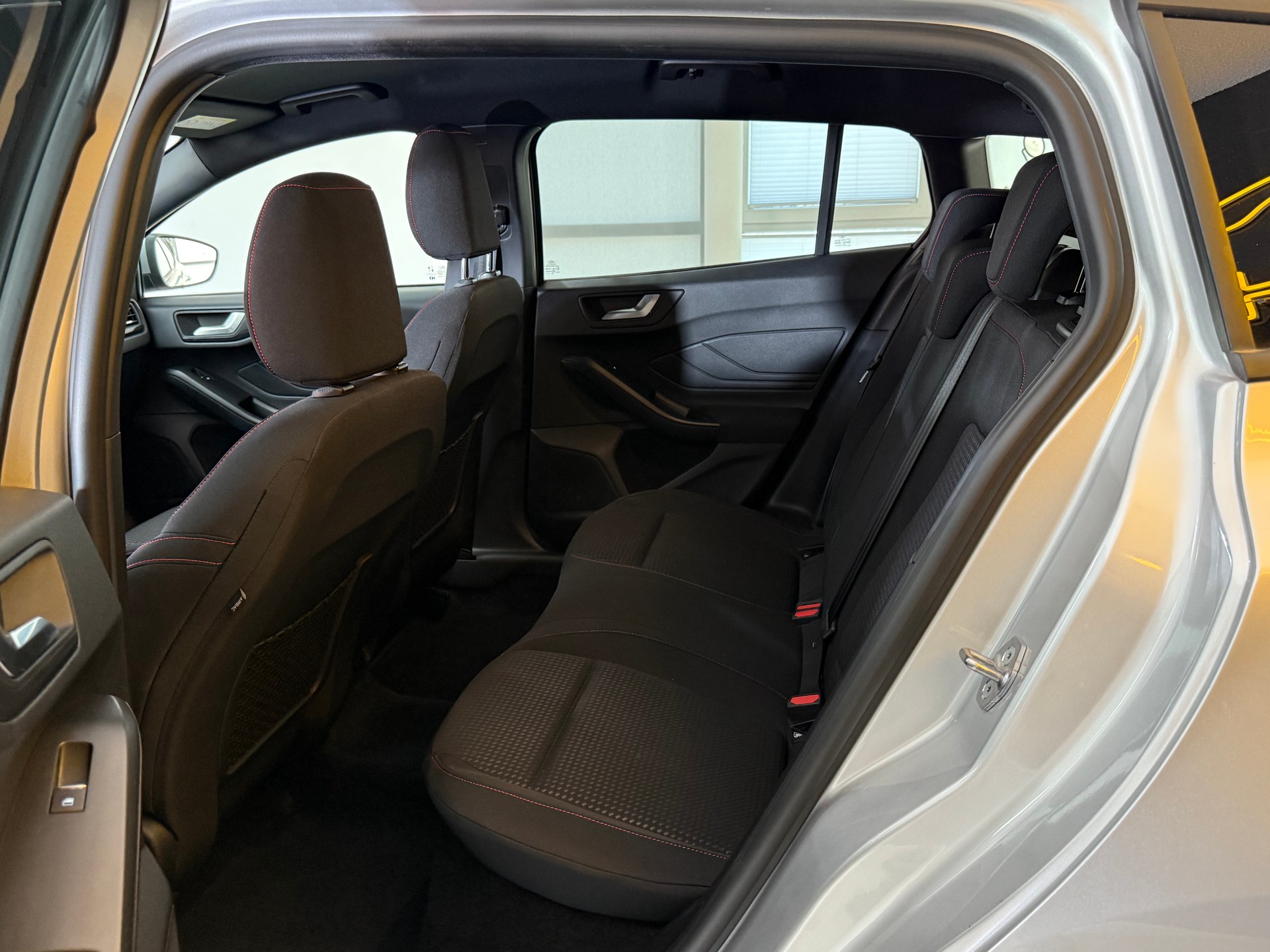 FORD Focus 1.0 MHEV ST-Line Automat-image-10